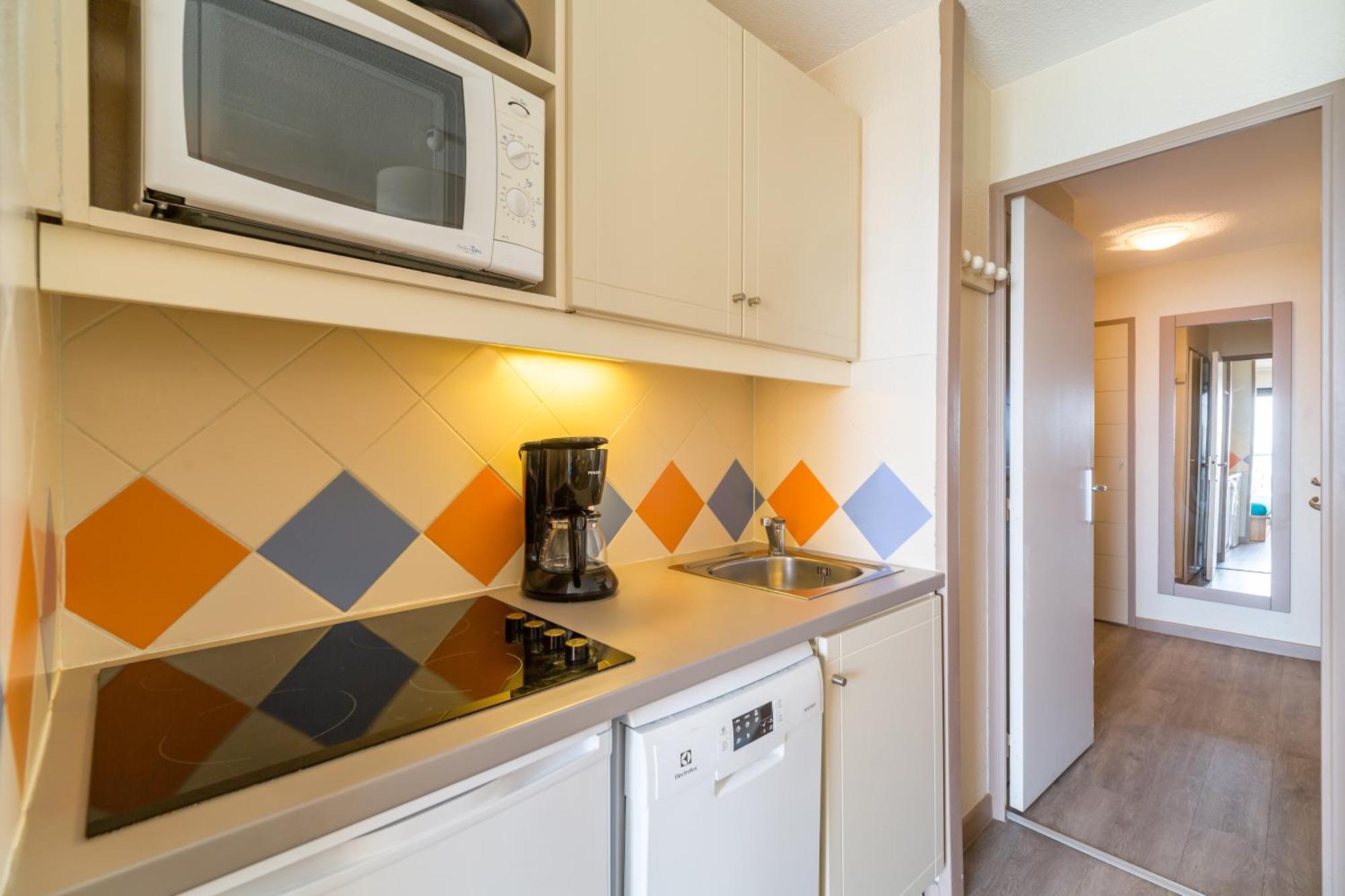 Studio Sleeping Alcove Terrace or Balcony Sea View
