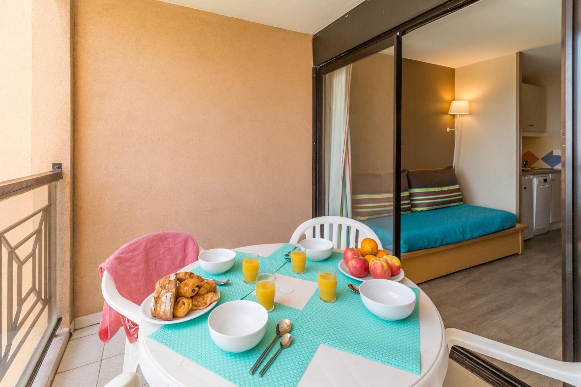 Studio Sleeping Alcove Terrace or Balcony Sea View
