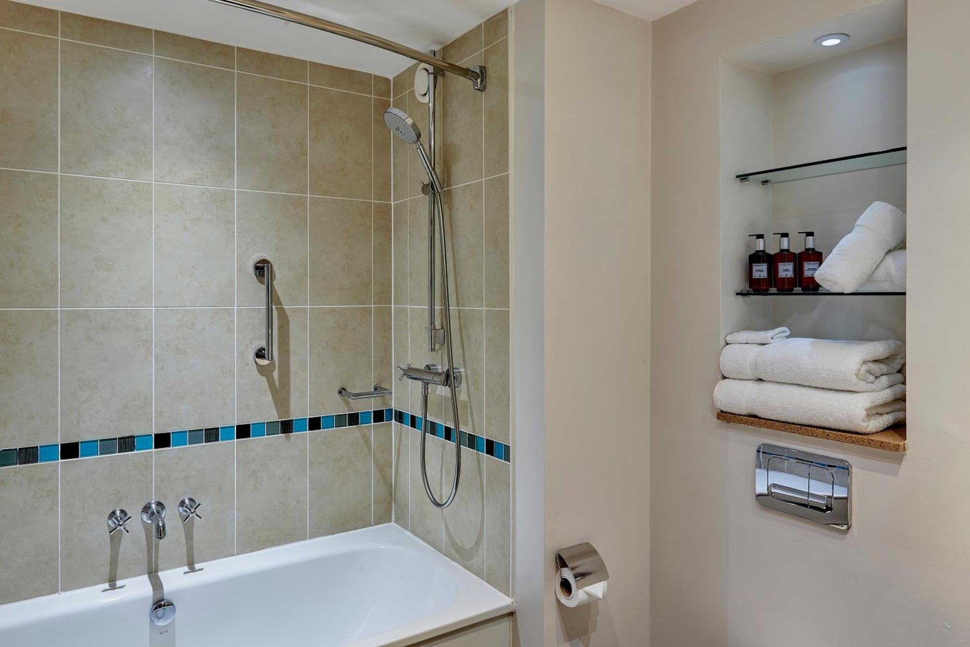 Apartament typu Suite z 1 sypialnią, łóżkiem typu king-size i rozkładaną sofą
