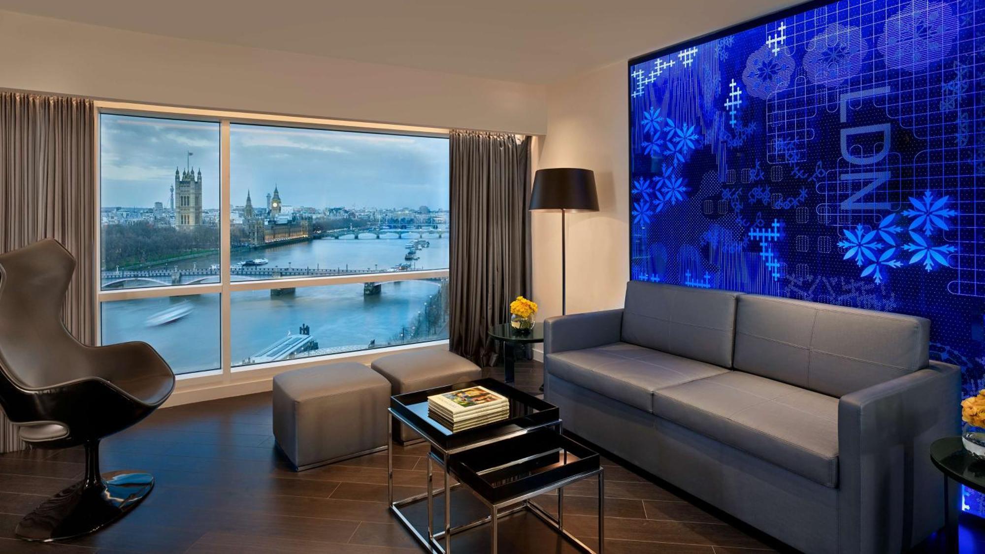 Apartament typu Suite z 1 sypialnią, aneksem kuchennym i widokiem na rzekę