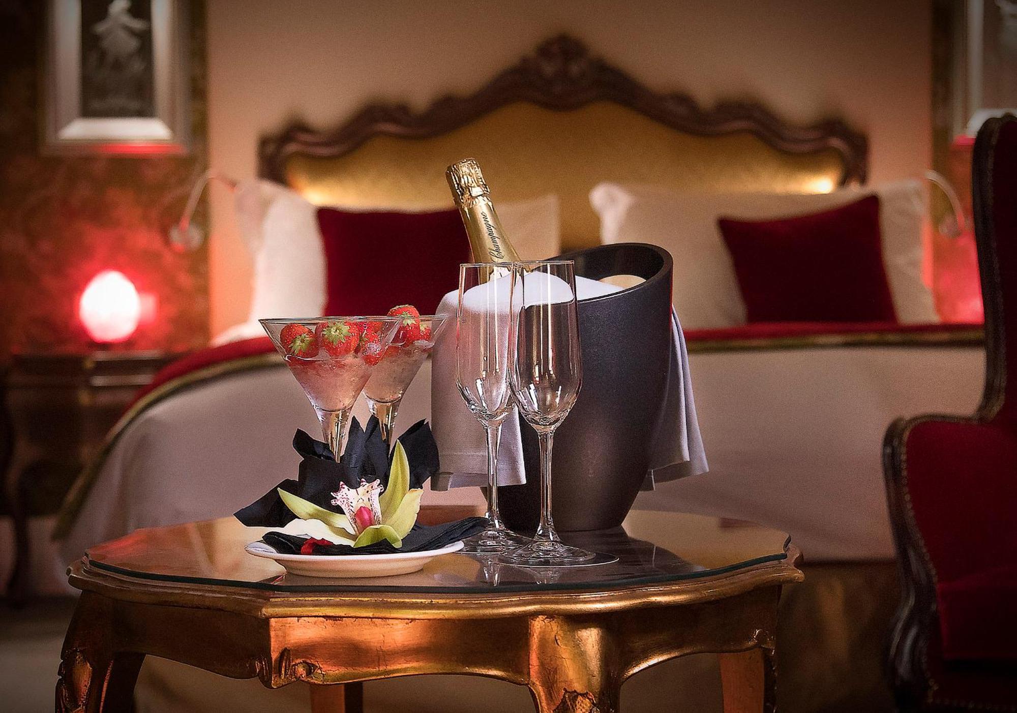 Deluxe King Suite with Canal View,1516508548:JPEG