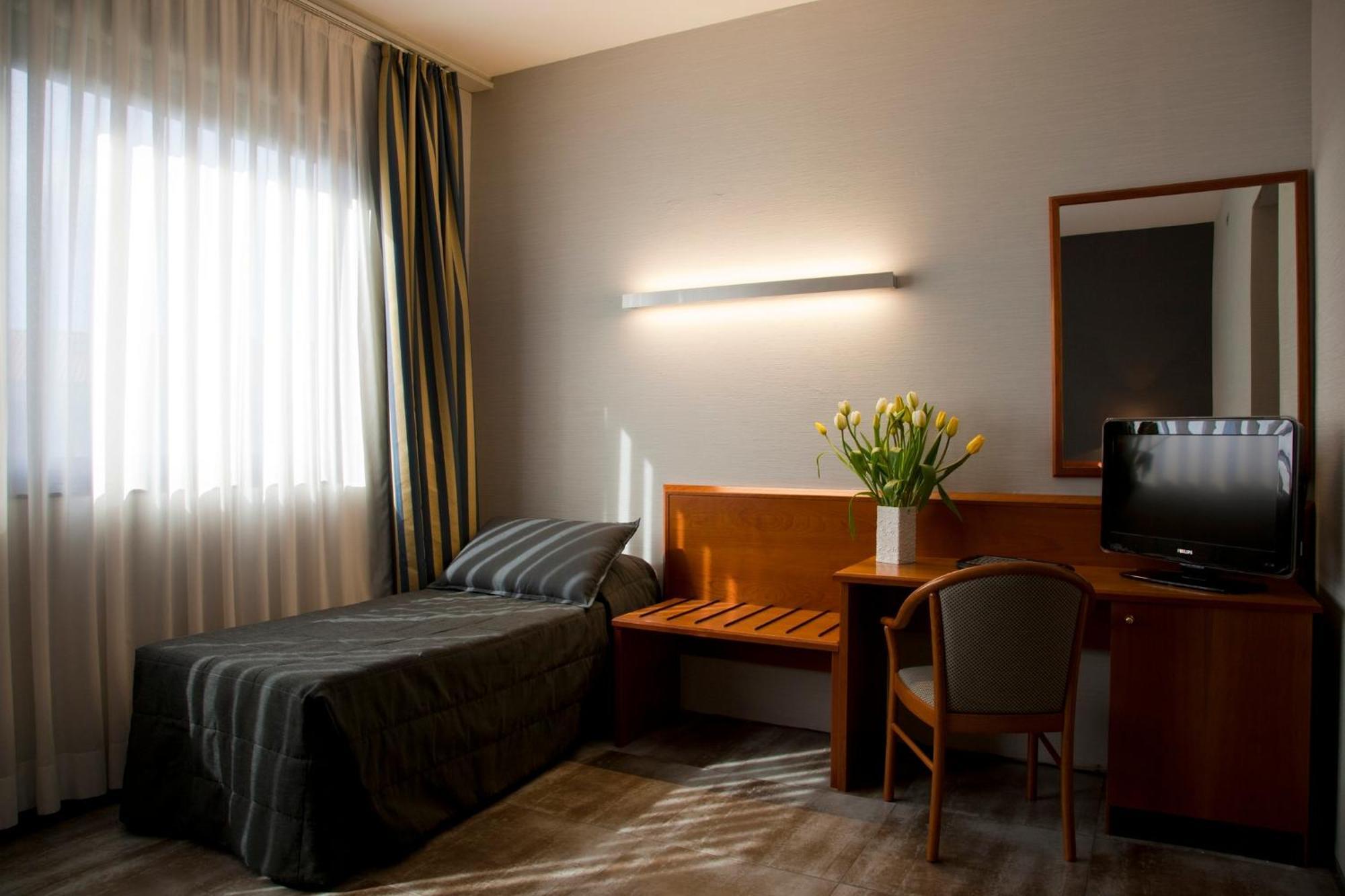 Quadruple Room,1274635915:JPEG