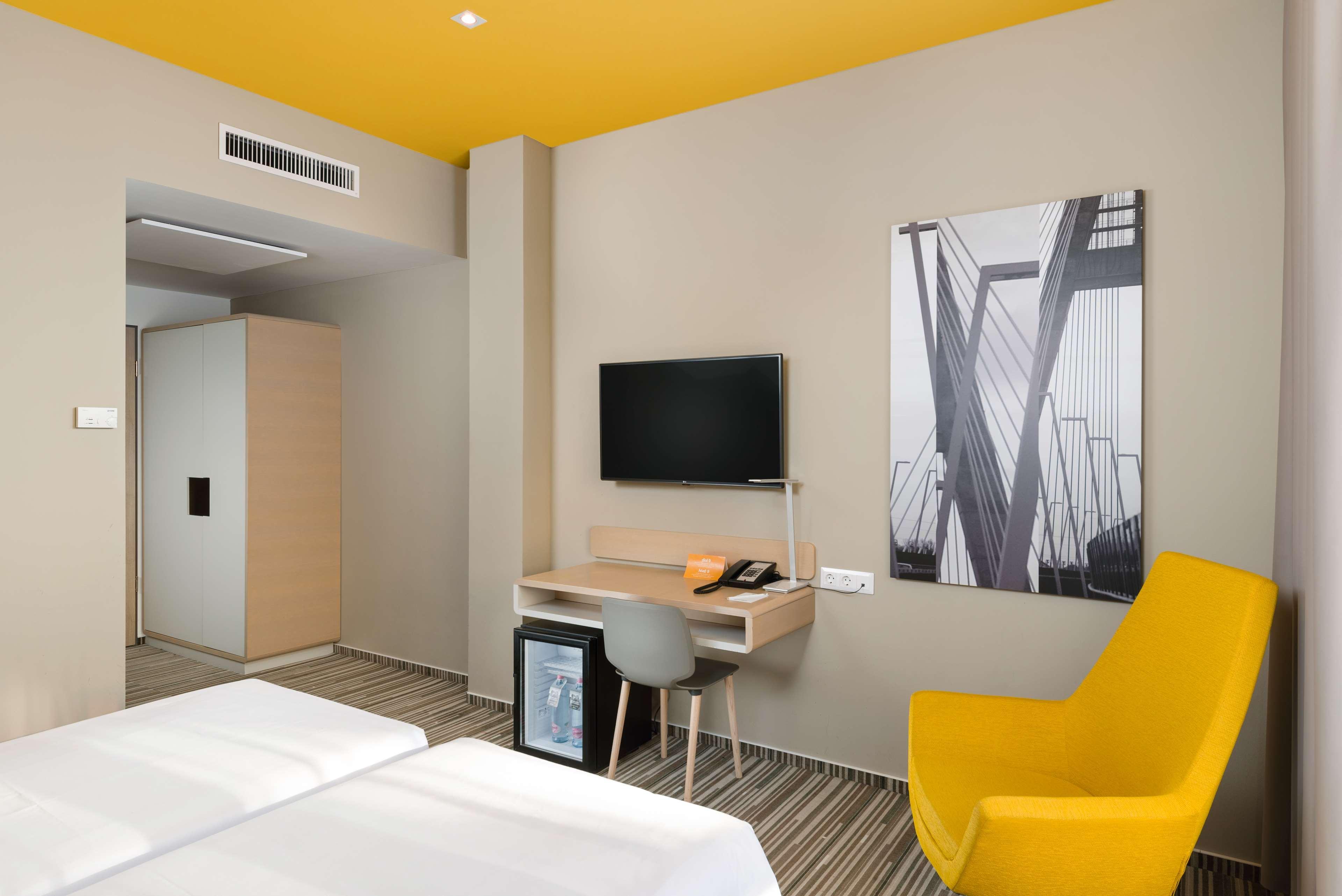 Standard Room,1437753139:JPEG