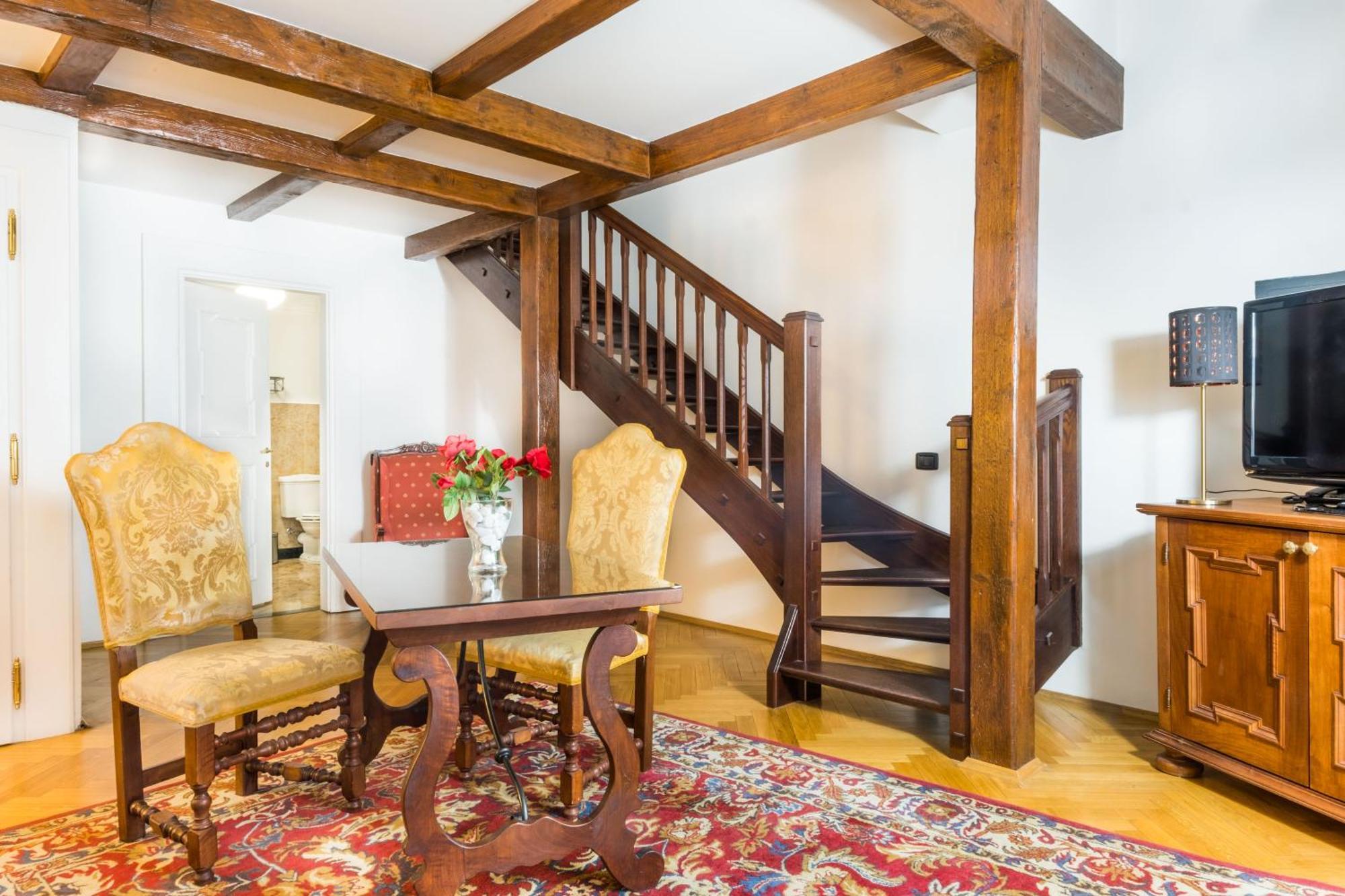 Executive Suite,1362228395:JPEG