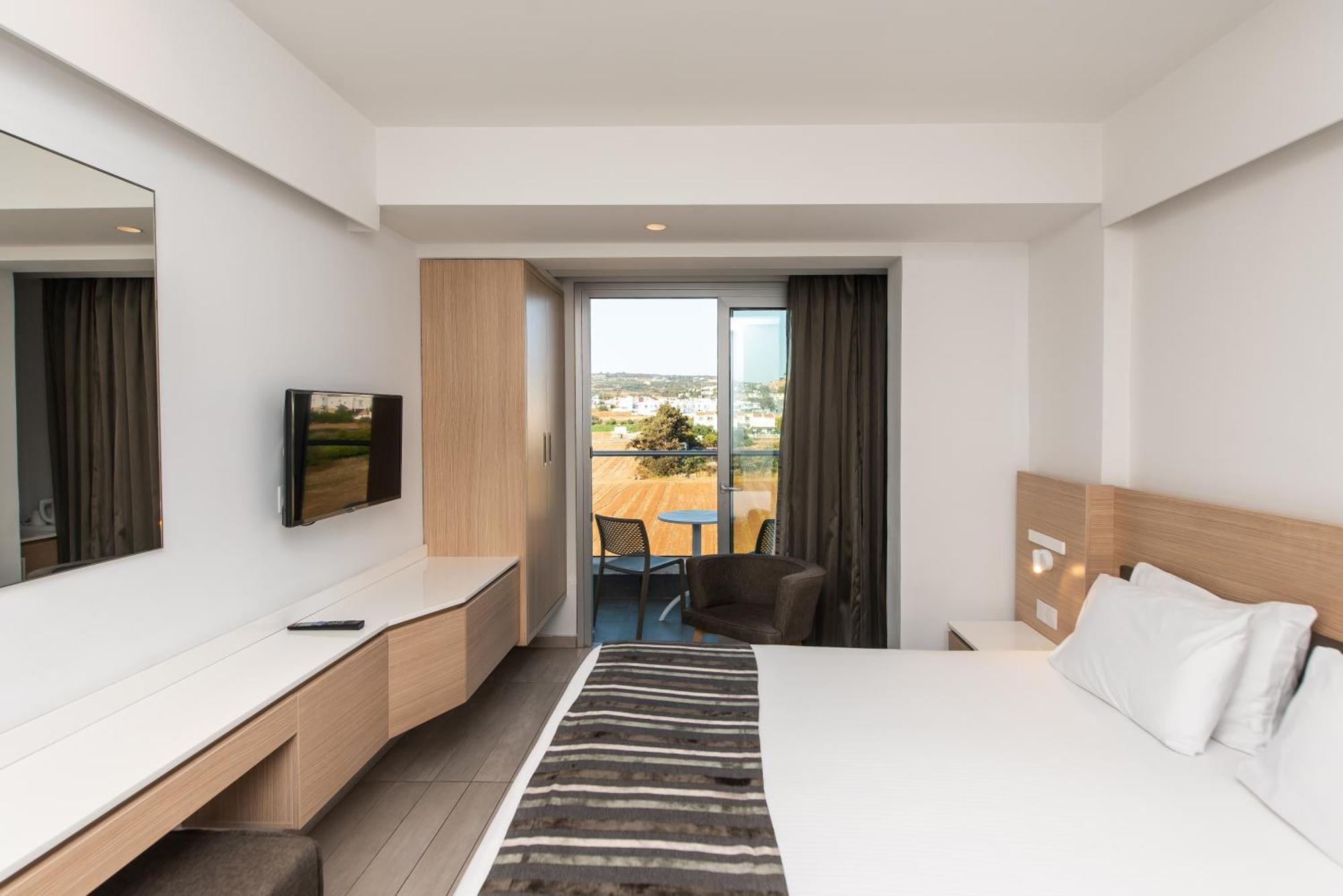 Double or Twin Room Mountain View
