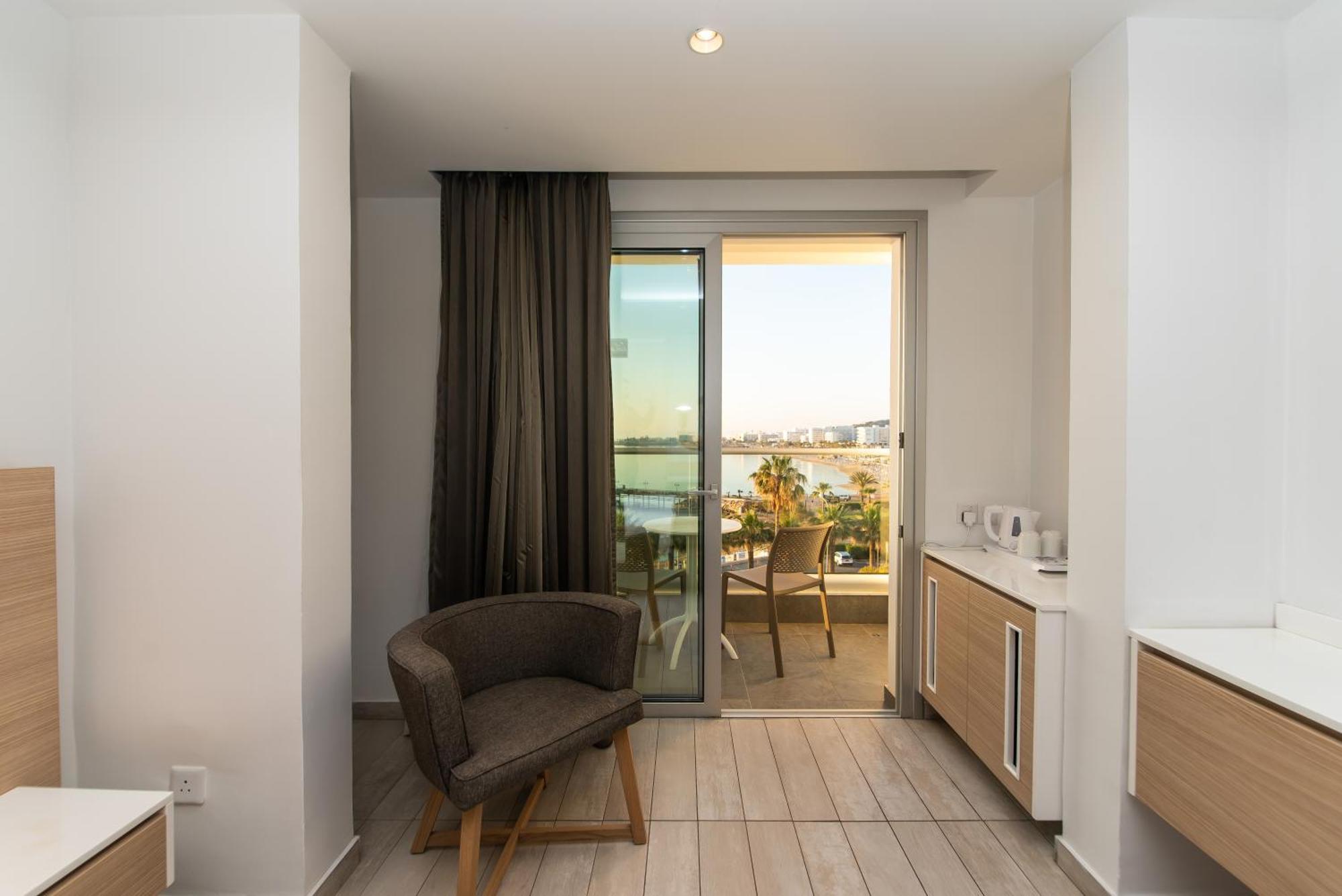 Double or Twin Room Sea View