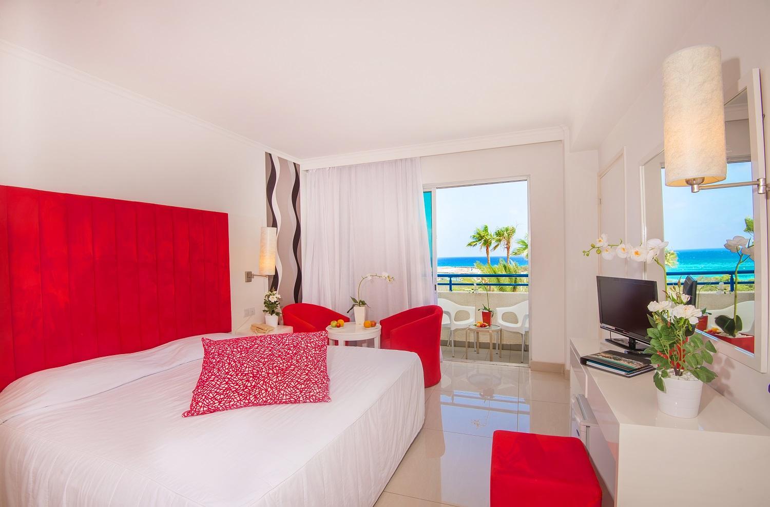 Double or Twin Room Front Sea View
