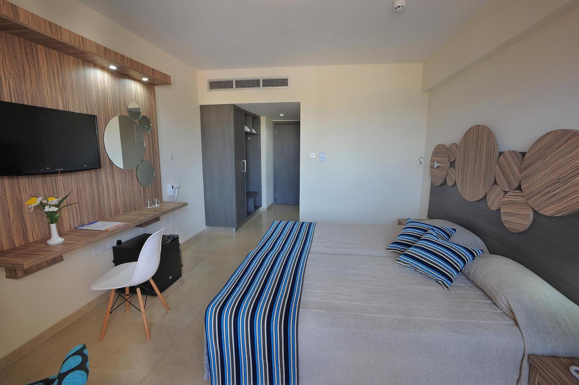 Standard Double or Twin Room Inland View