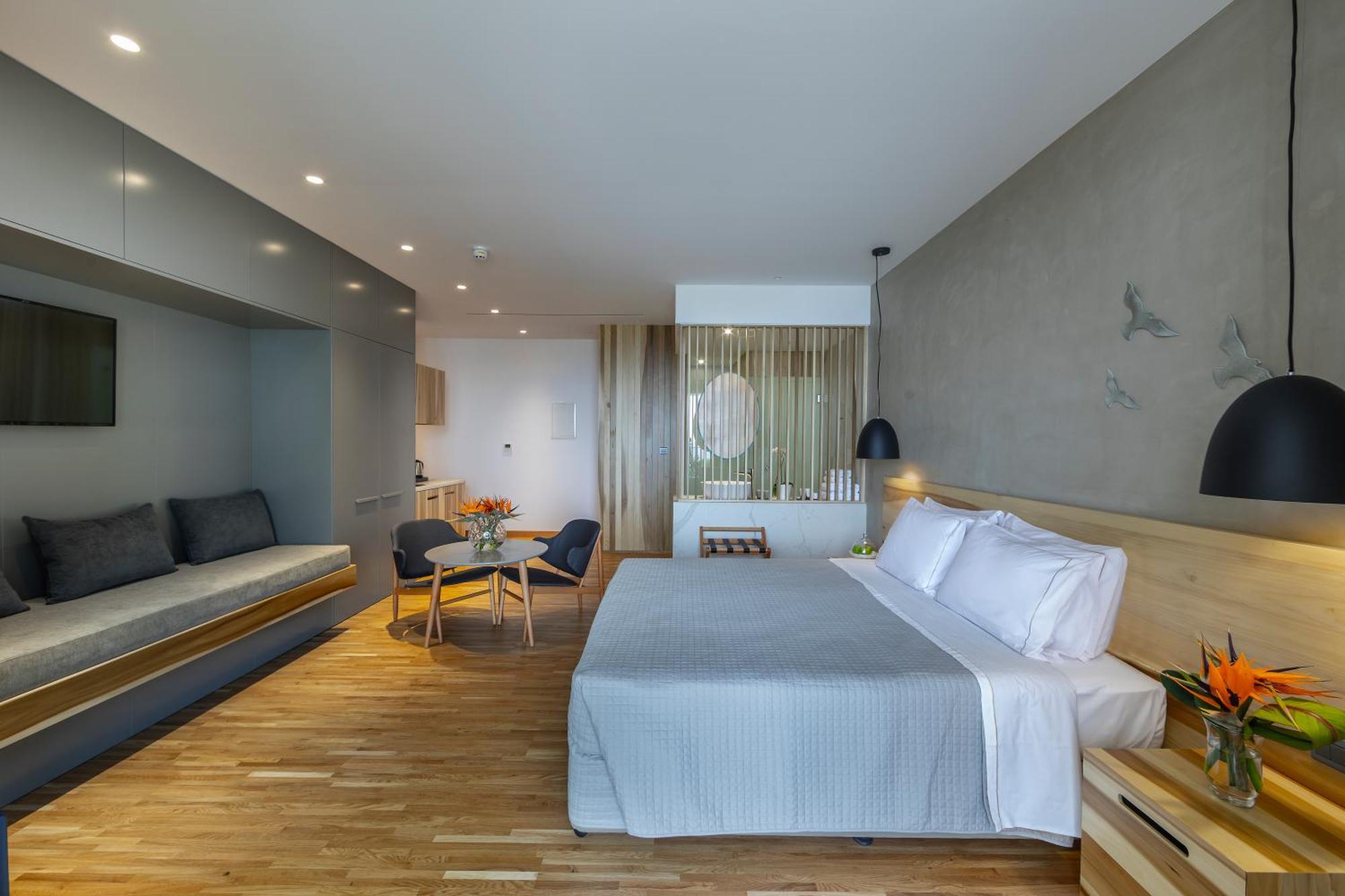 Deluxe Double or Twin Room Pool View