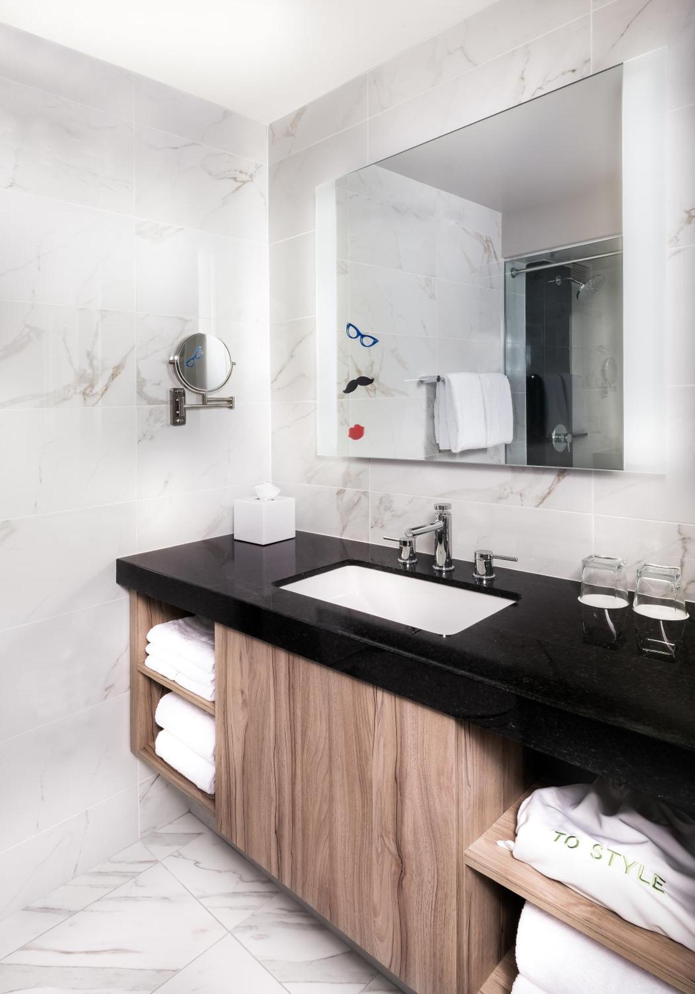 Pokój typu Deluxe Cabana District 3 z 2 łóżkami typu queen-size – od strony basenu – dla niepalących