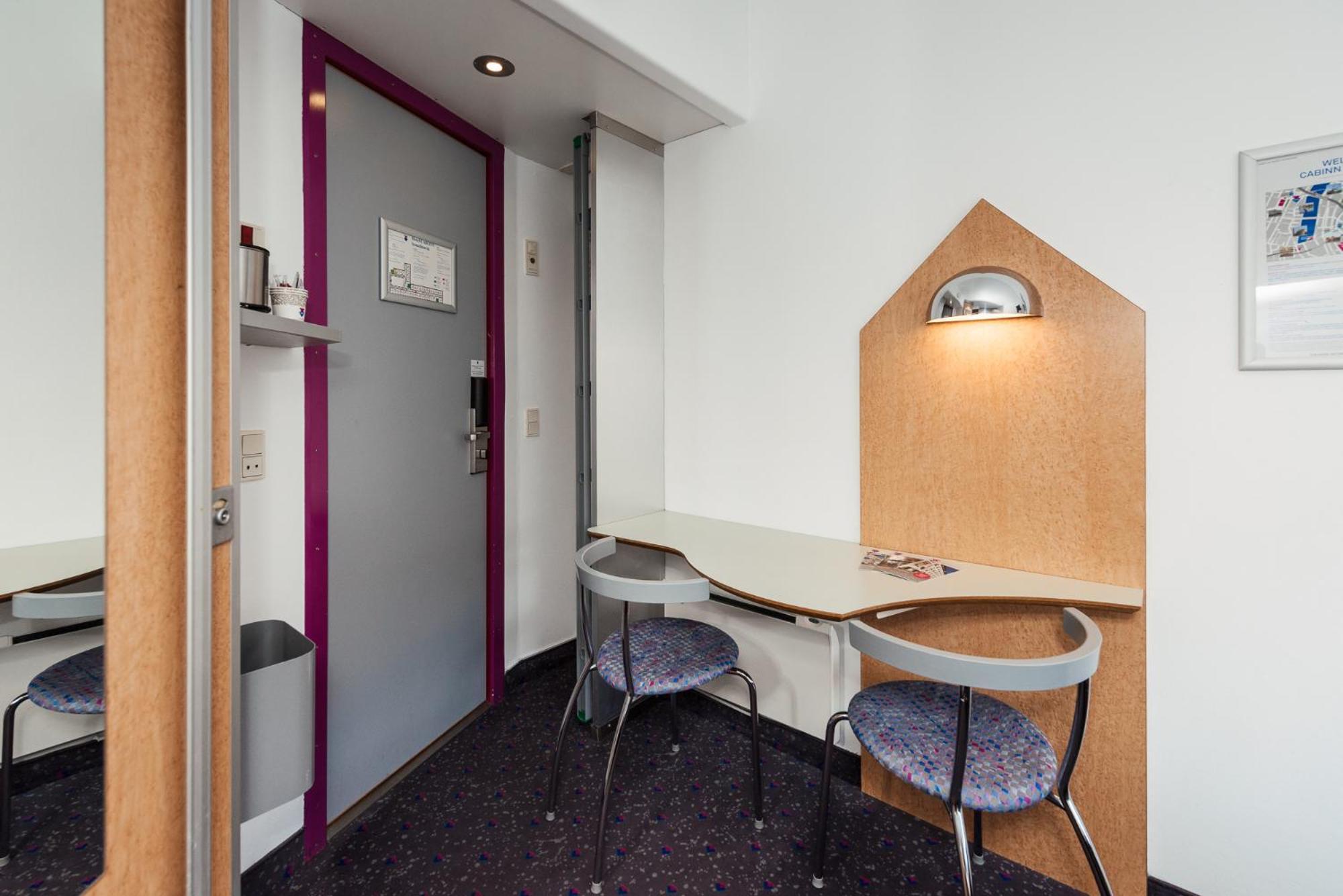 Commodore Room