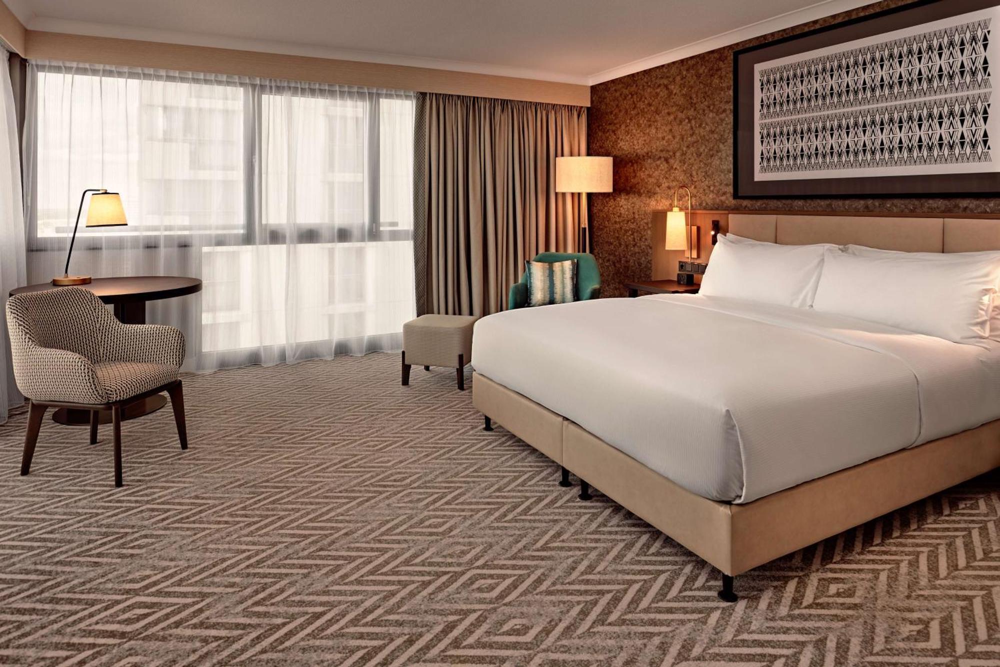 Corner King Room