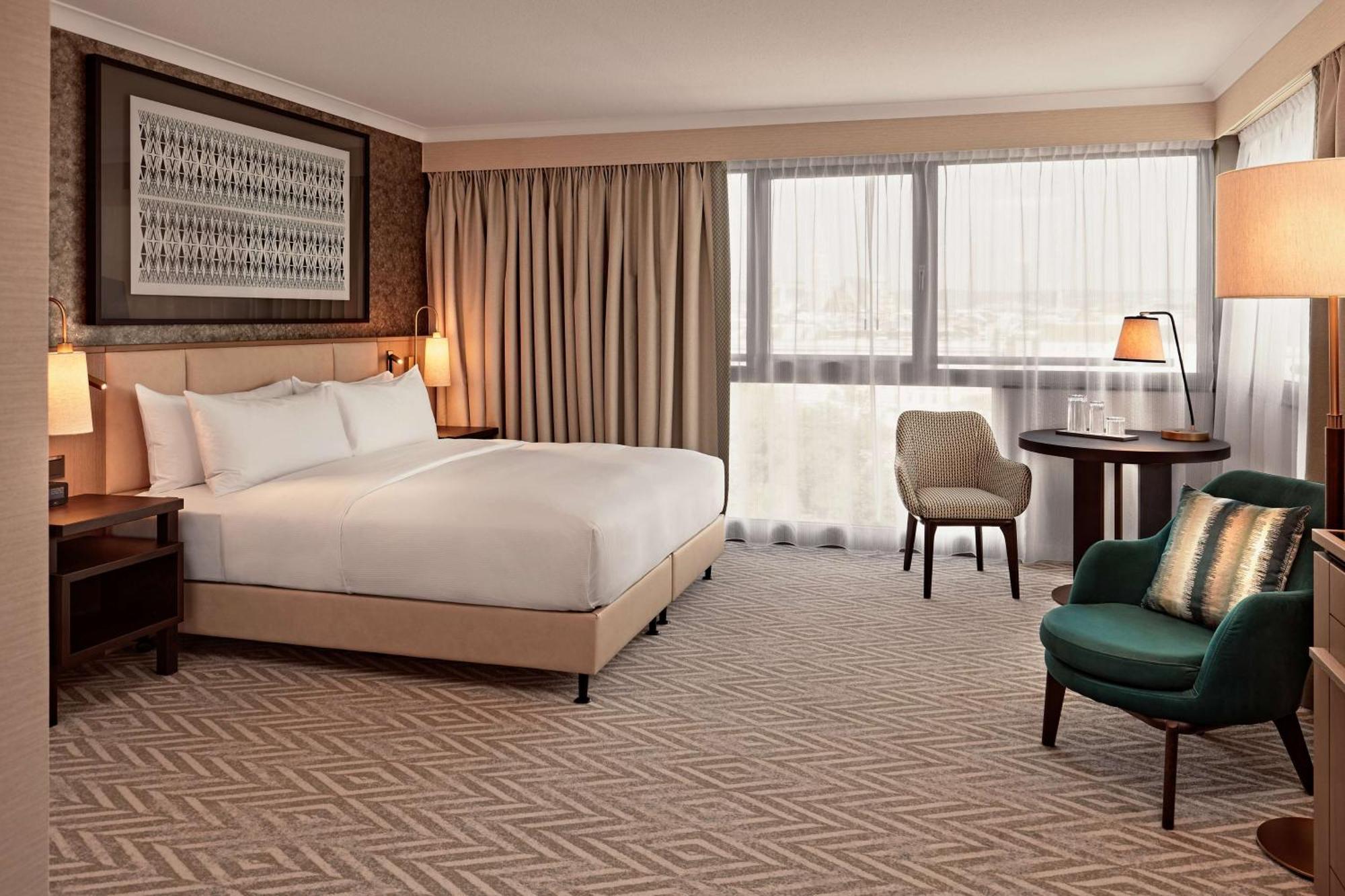 Corner King Room