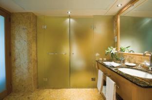 Executive One-Bedroom Suite Sea View Private Pool VIP Airport Transfer Entrance to the Executive Lounge of the Airports