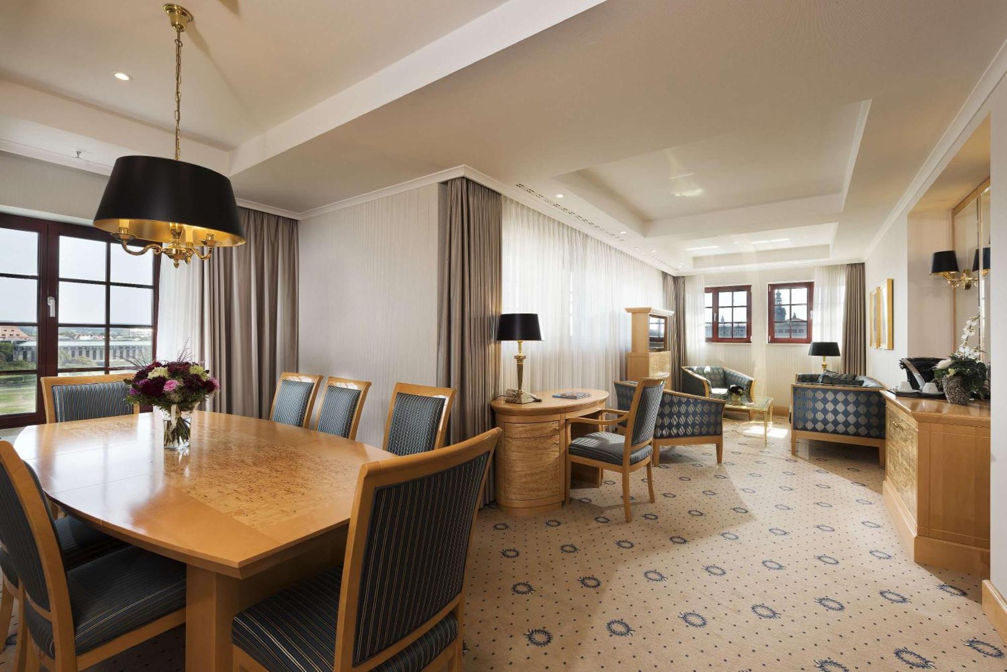 Executive Suite Double,1276837780:JPEG