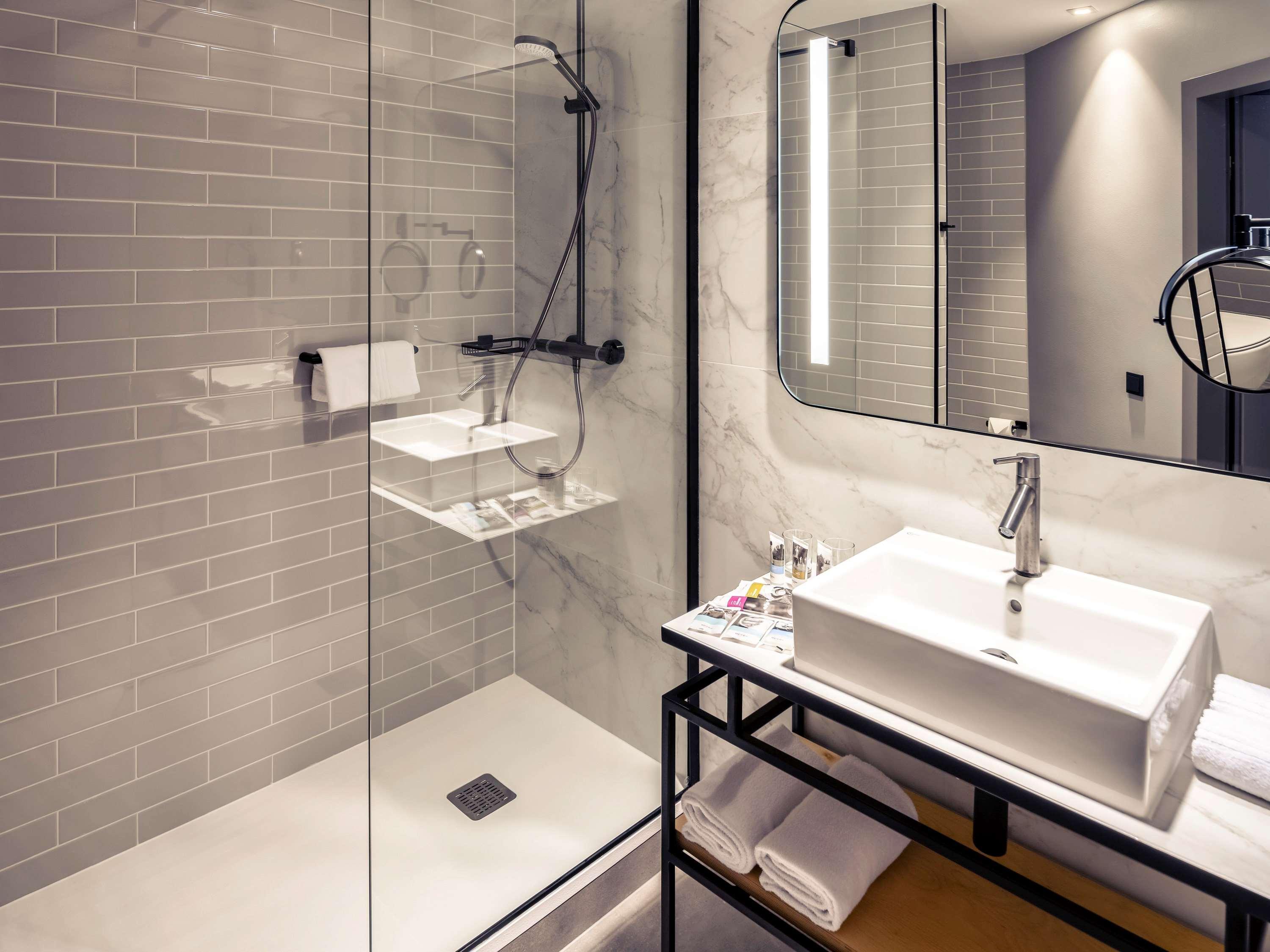 Superior Double Room with Two Single Beds,1704870064:JPEG