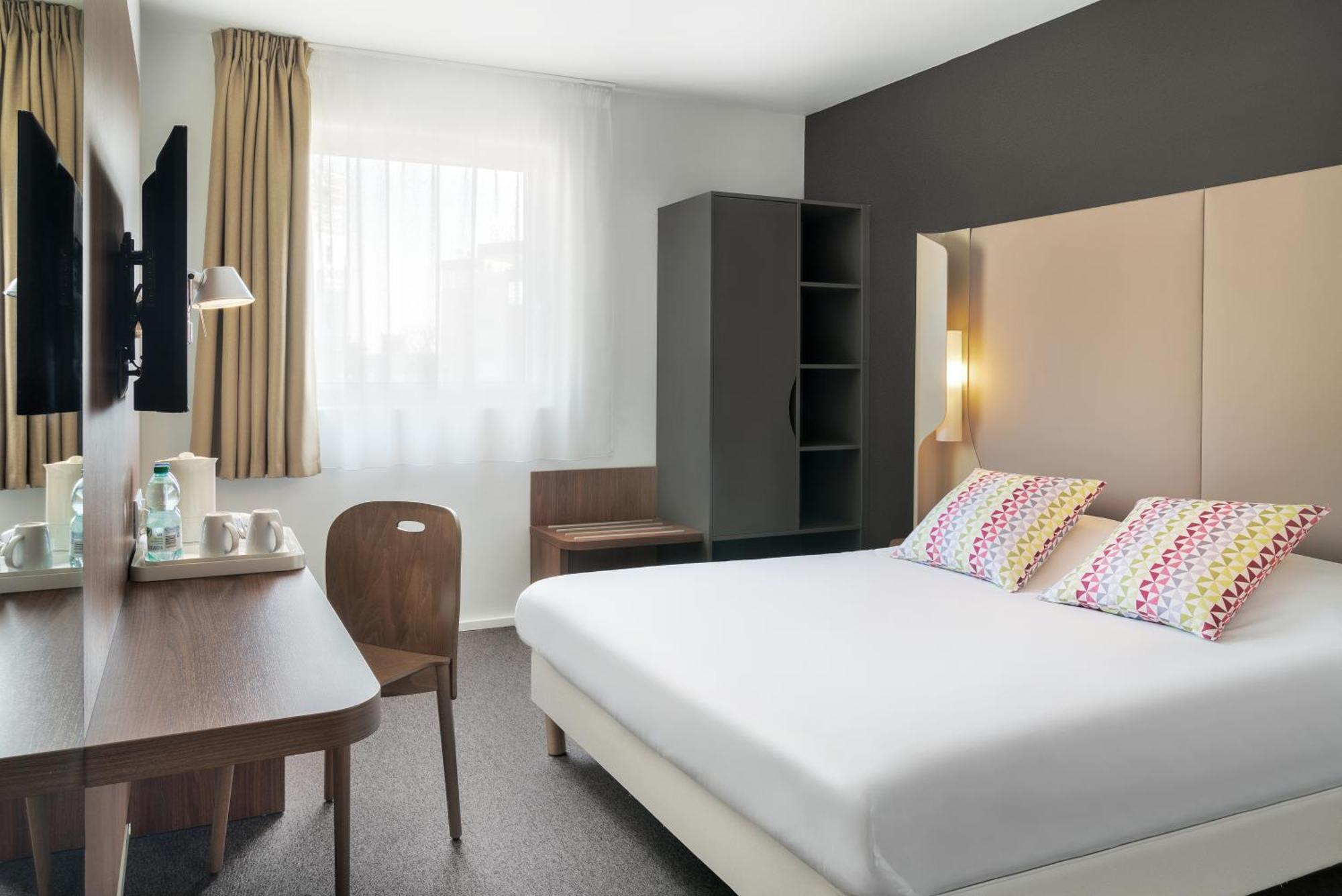 Standard Room 1 Queen Bed,769453375:JPEG