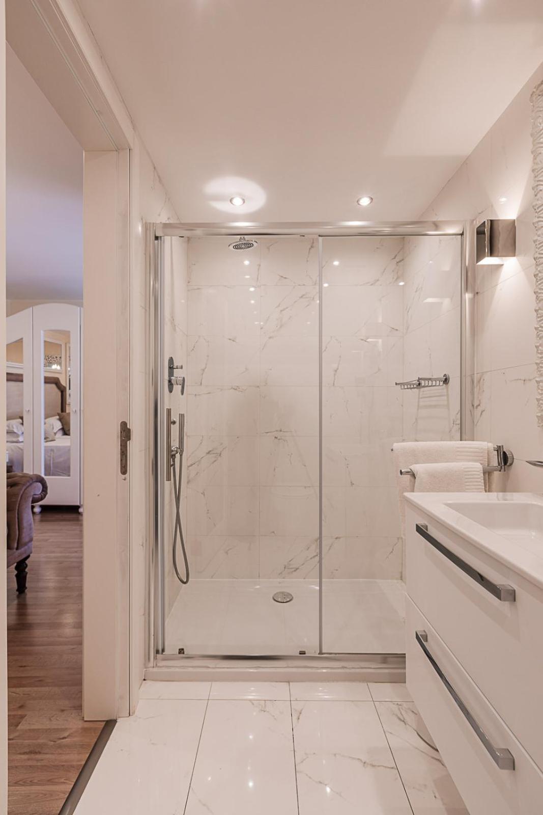 Deluxe Double or Twin Room Sea View