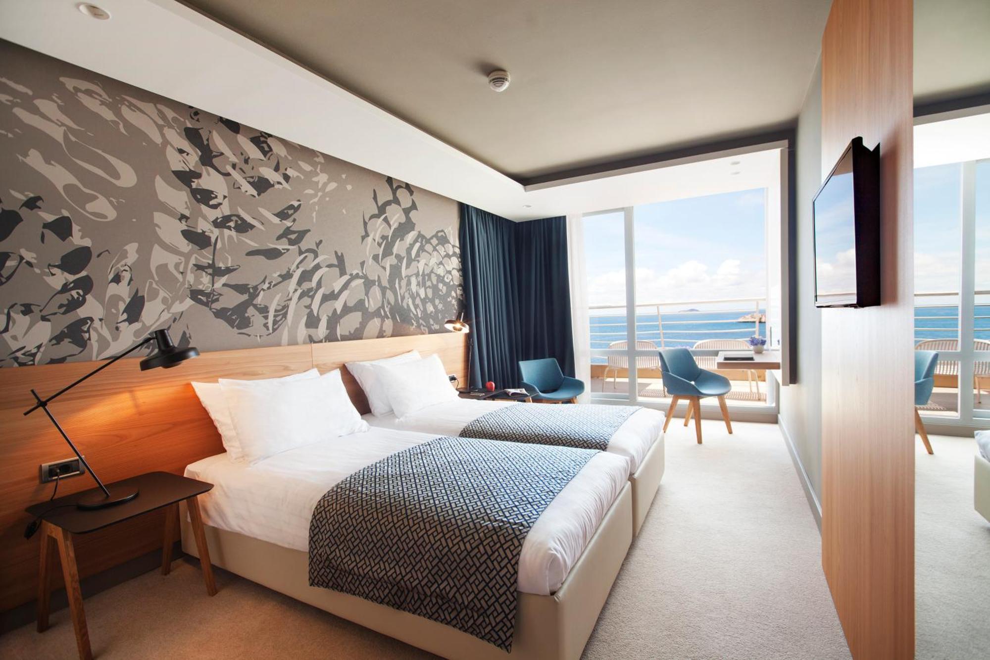 Superior Sea View Balcony Room festive buffet on