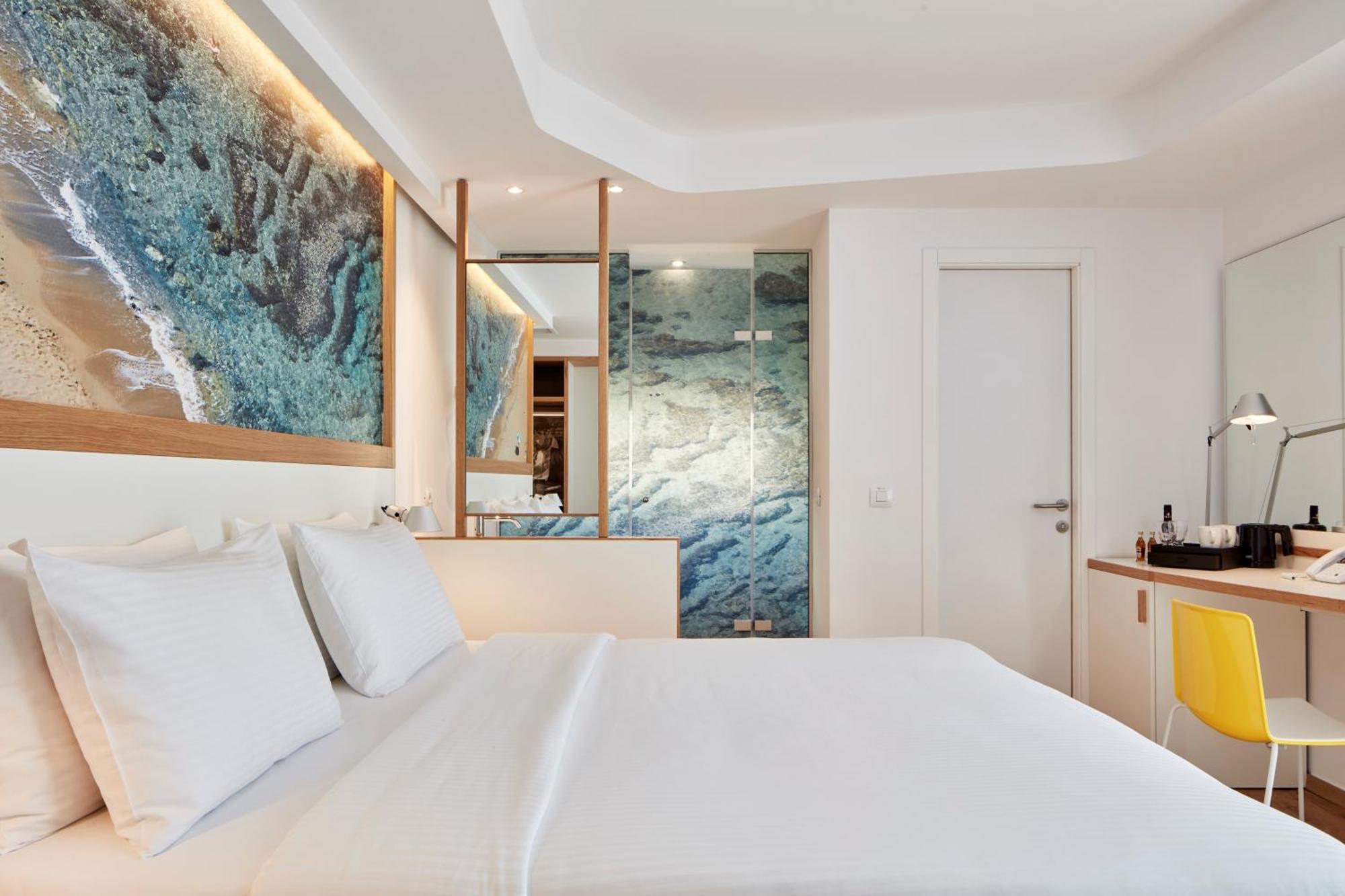 Urban Deluxe Room