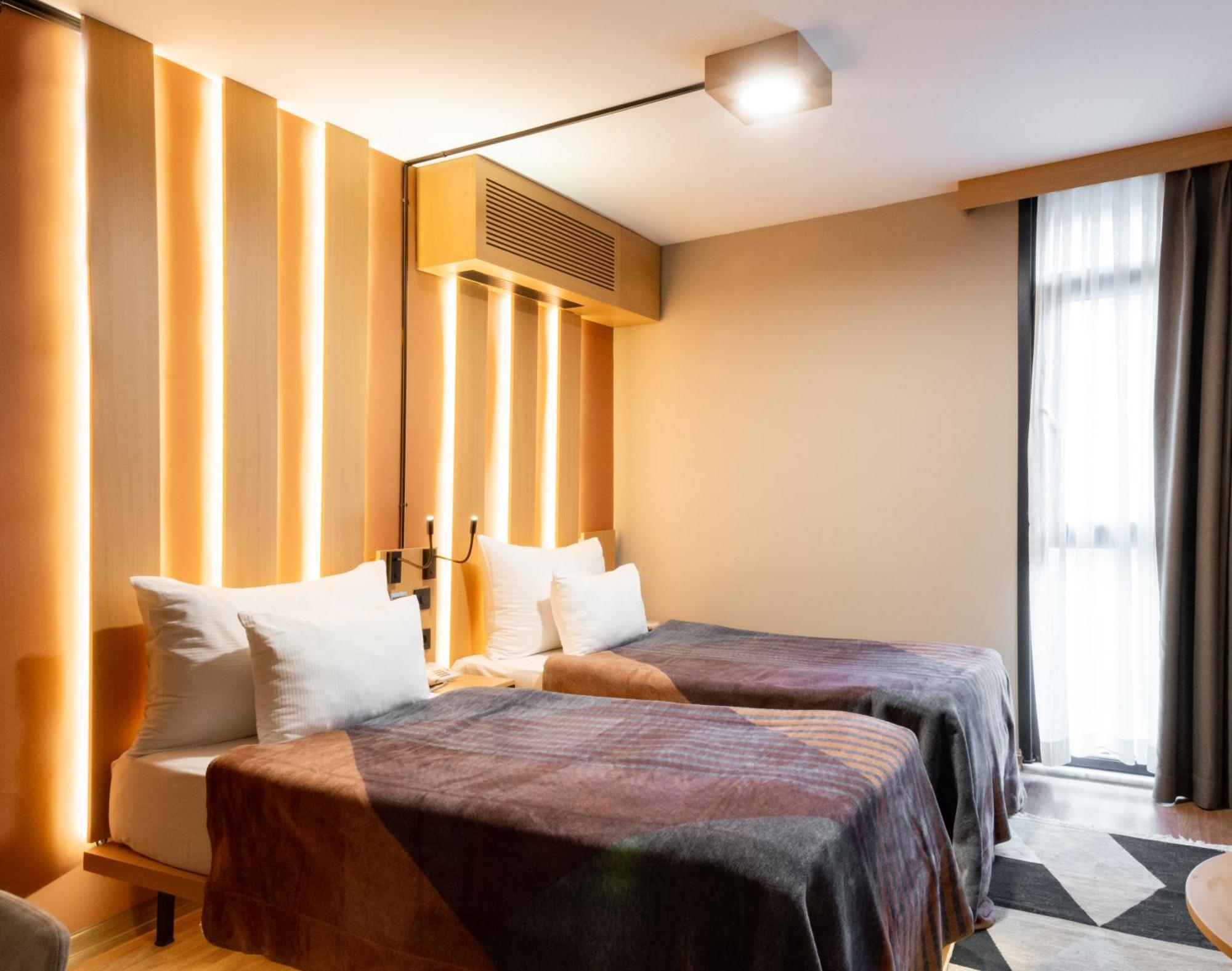 Standard Twin Room,1394331551:JPEG