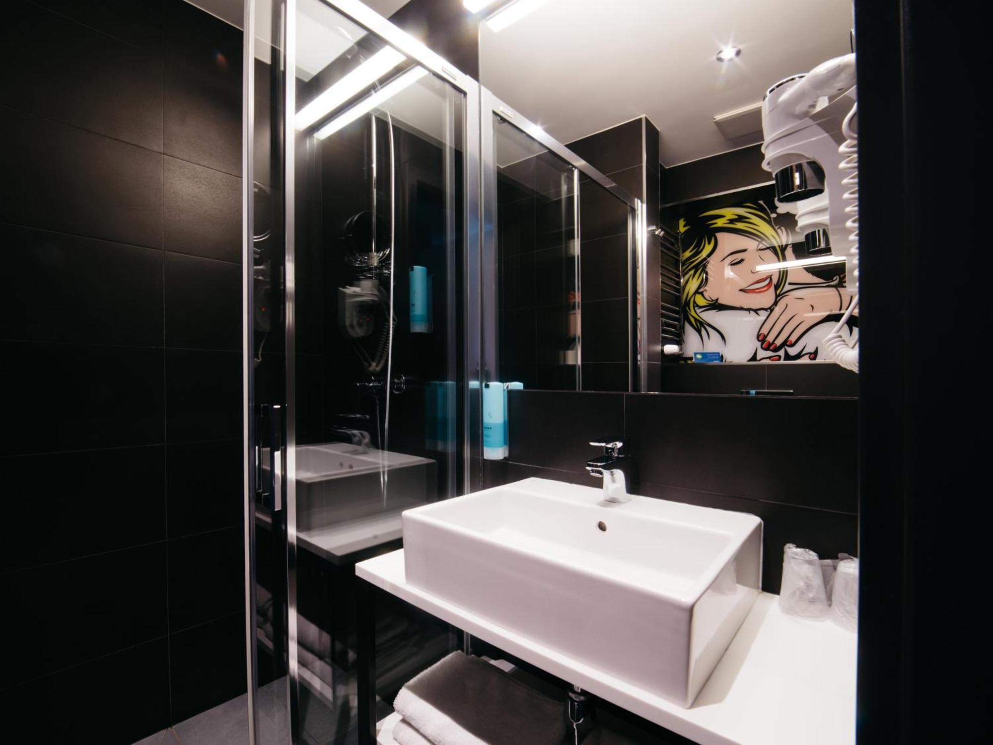 Single Room,1212246871:JPEG