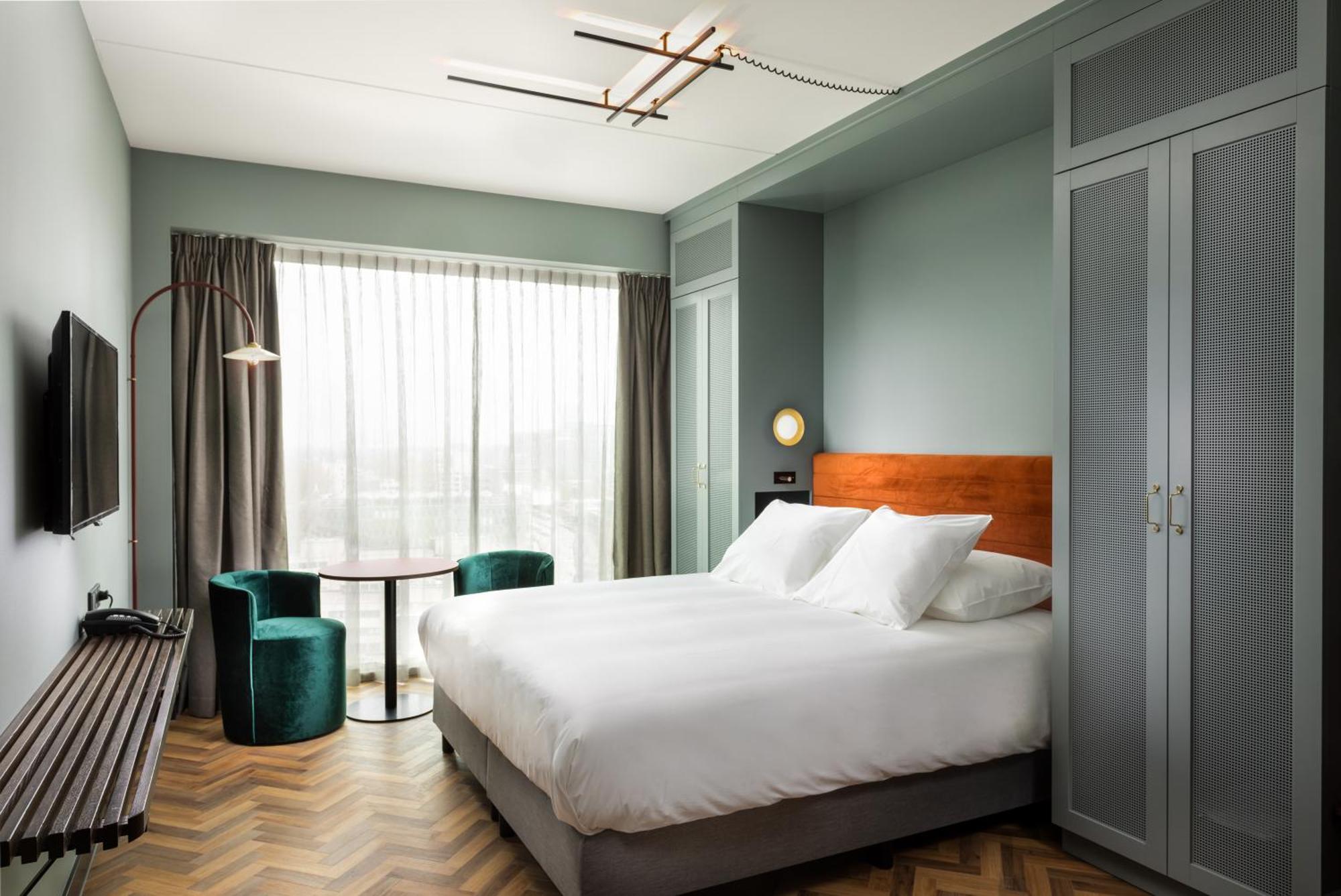 Double or Twin Room Canal View