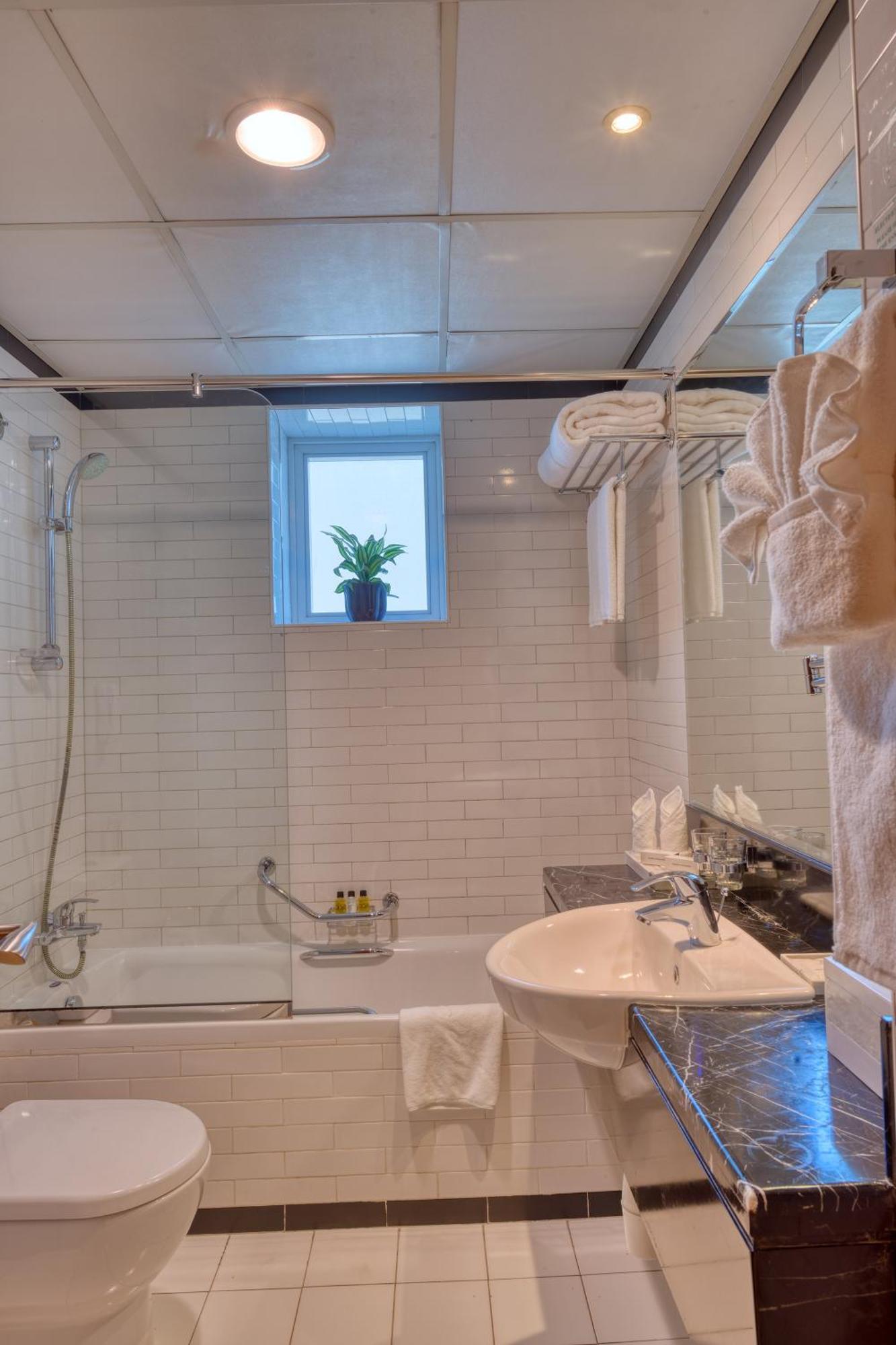Two-Bedroom Deluxe City View Apartment Beach Transfer