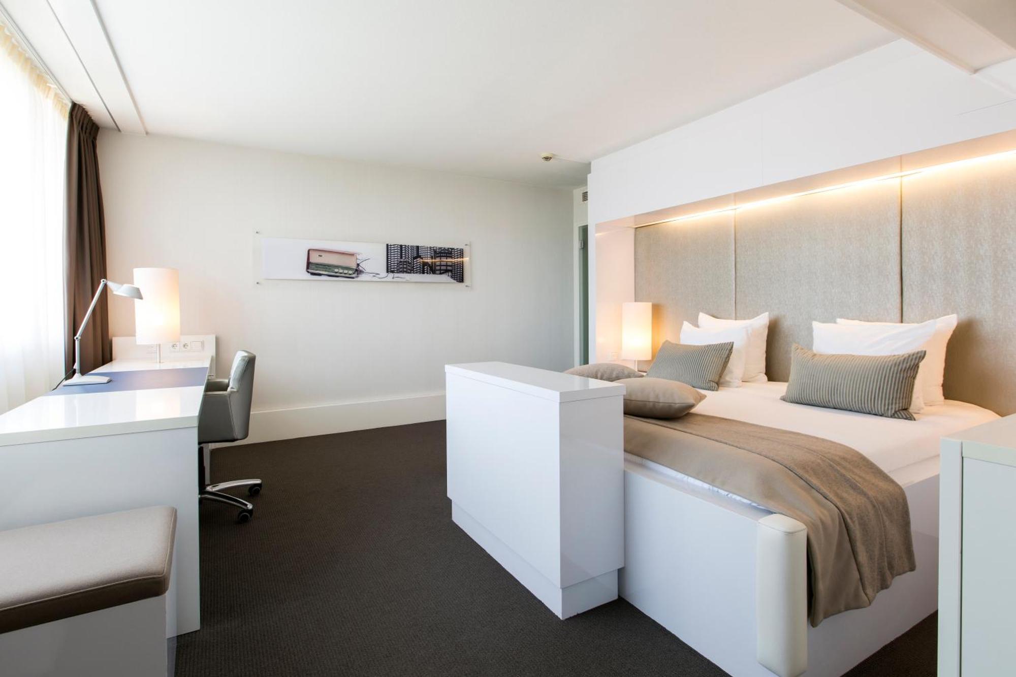 One-Bedroom Suite City View