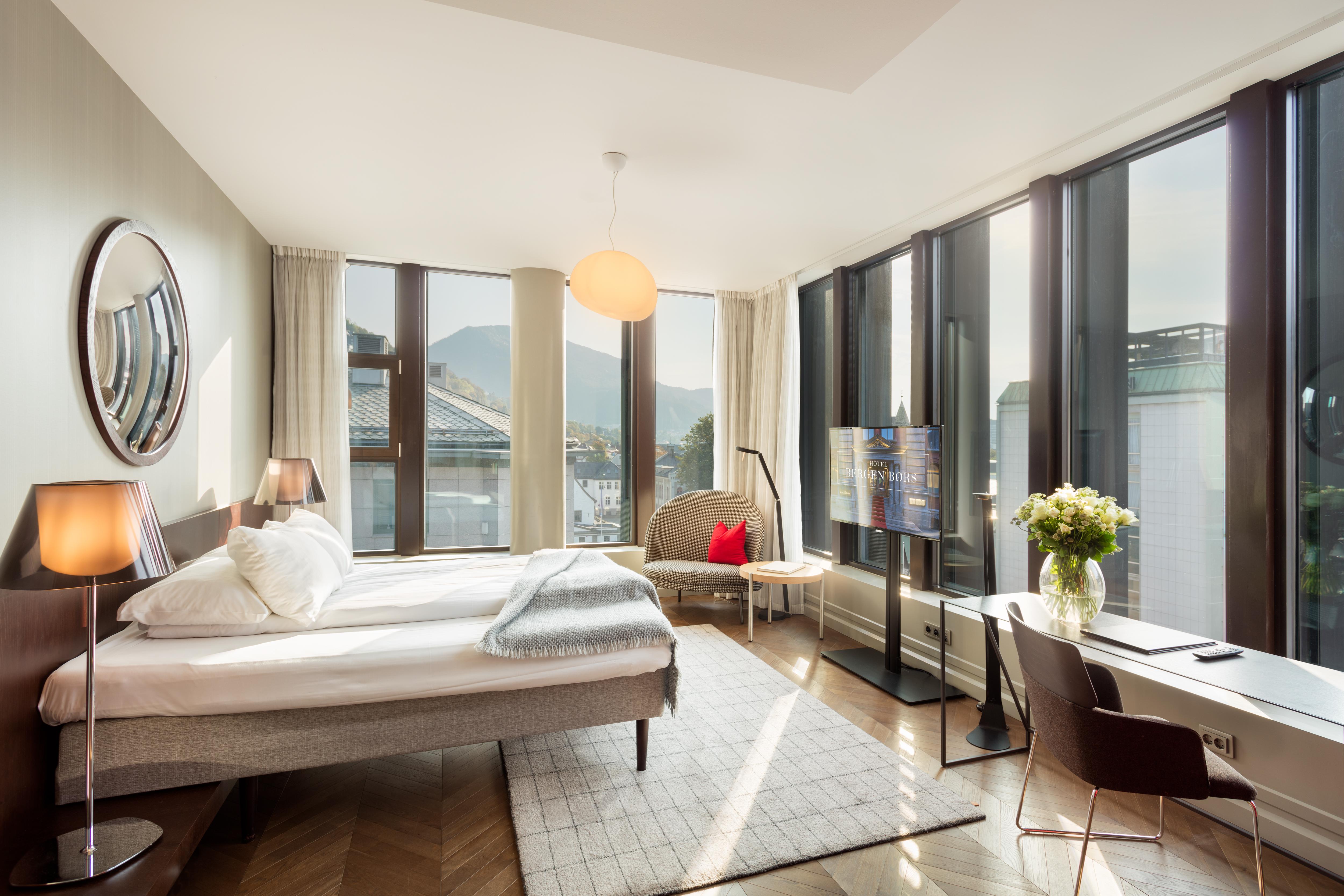 Corner Suite City View