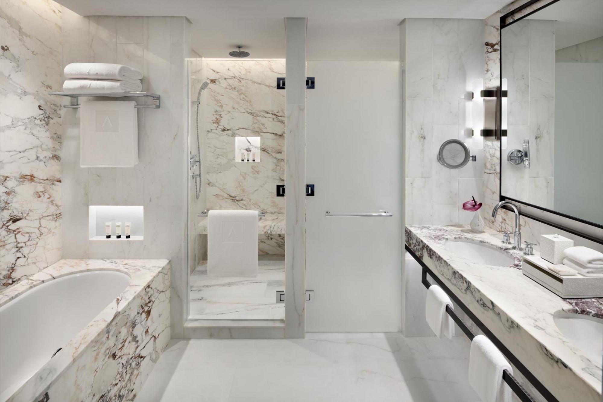 Deluxe Downtown View Room,1282498366:JPEG