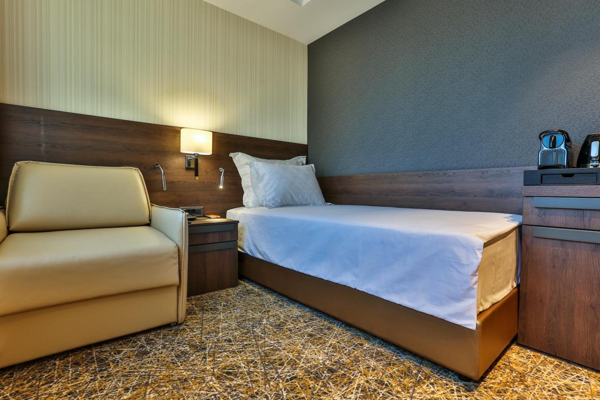 Economy Room