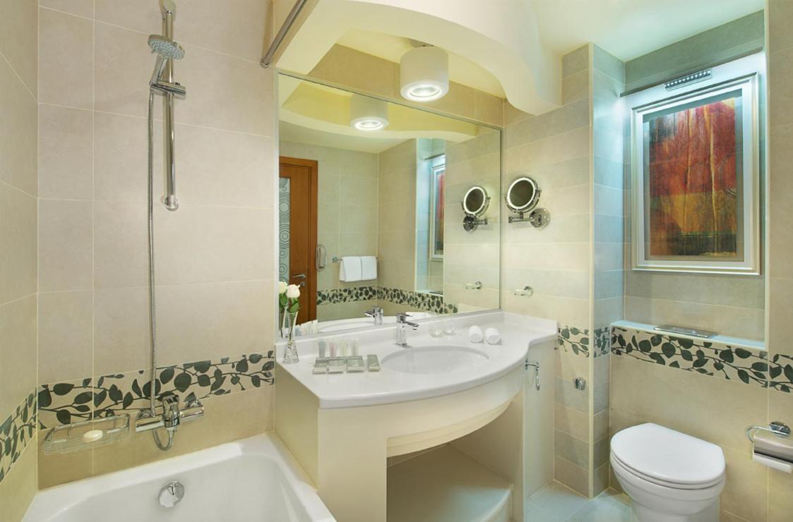 Seasons Suite
