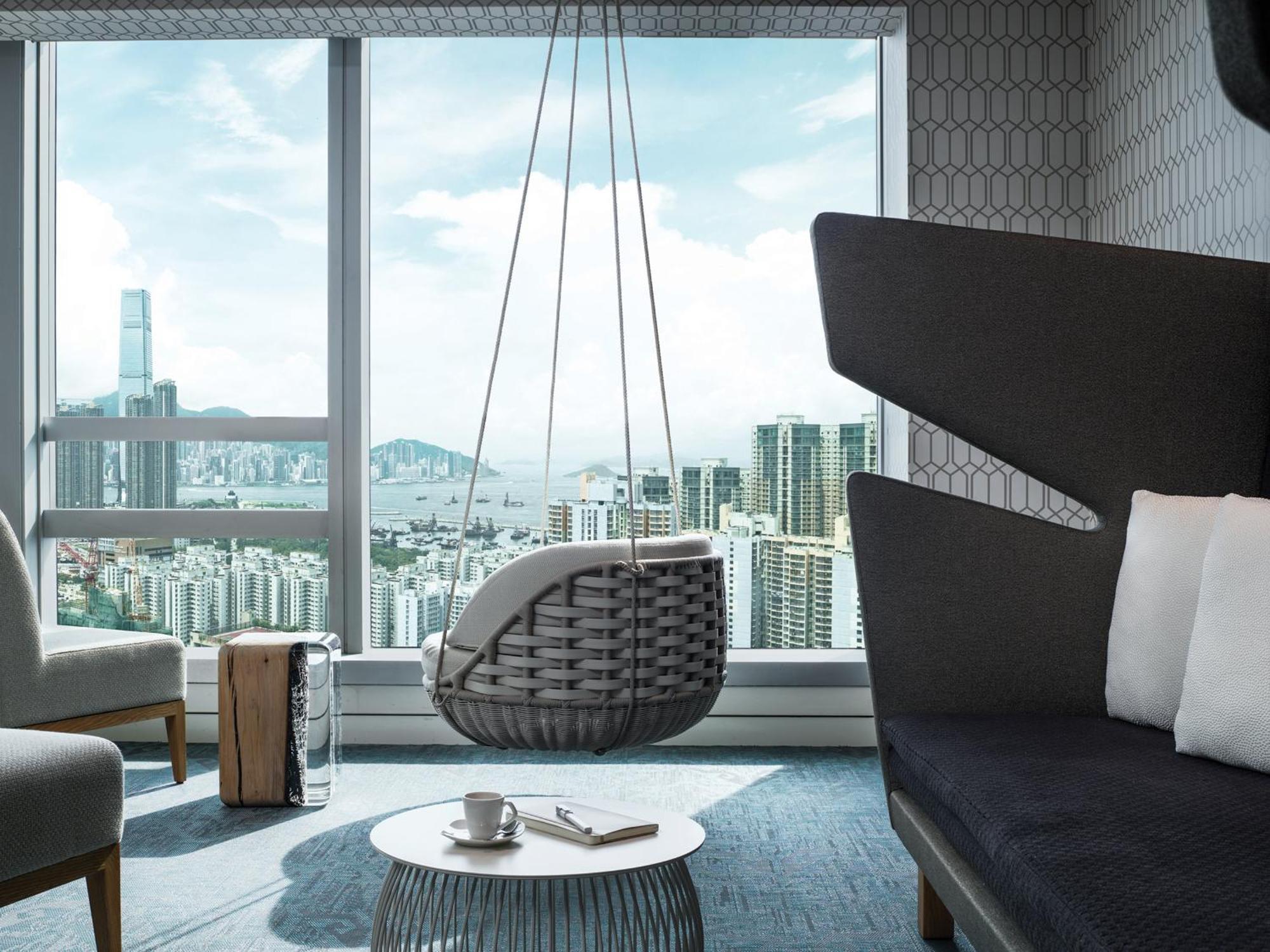 – Club Executive Deluxe & Hotel Credit