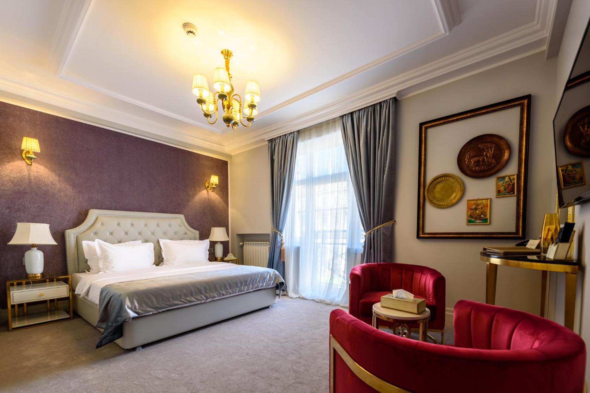 Deluxe King Room