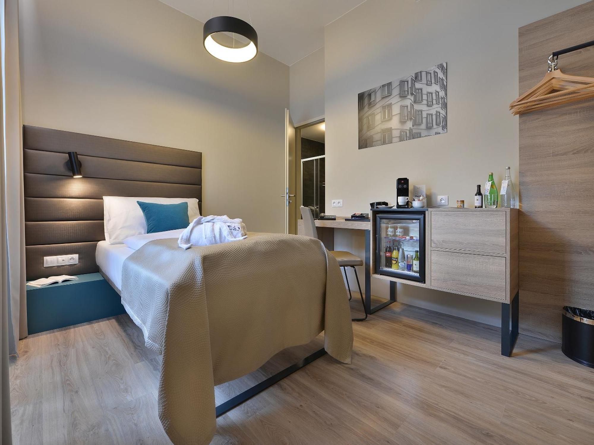 Single Room Balcony,1285221289:JPEG