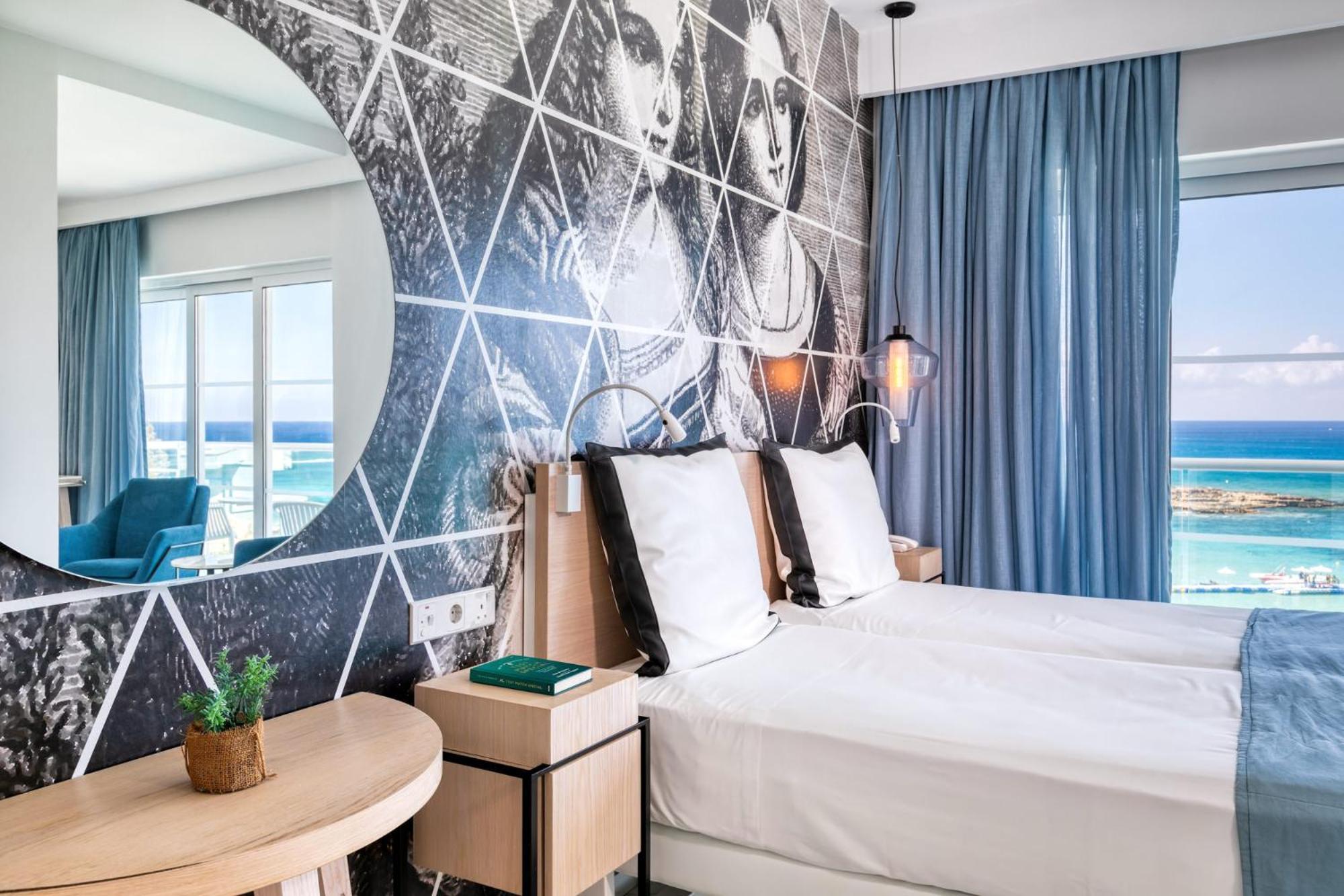 Studio Sea View Twin Bed
