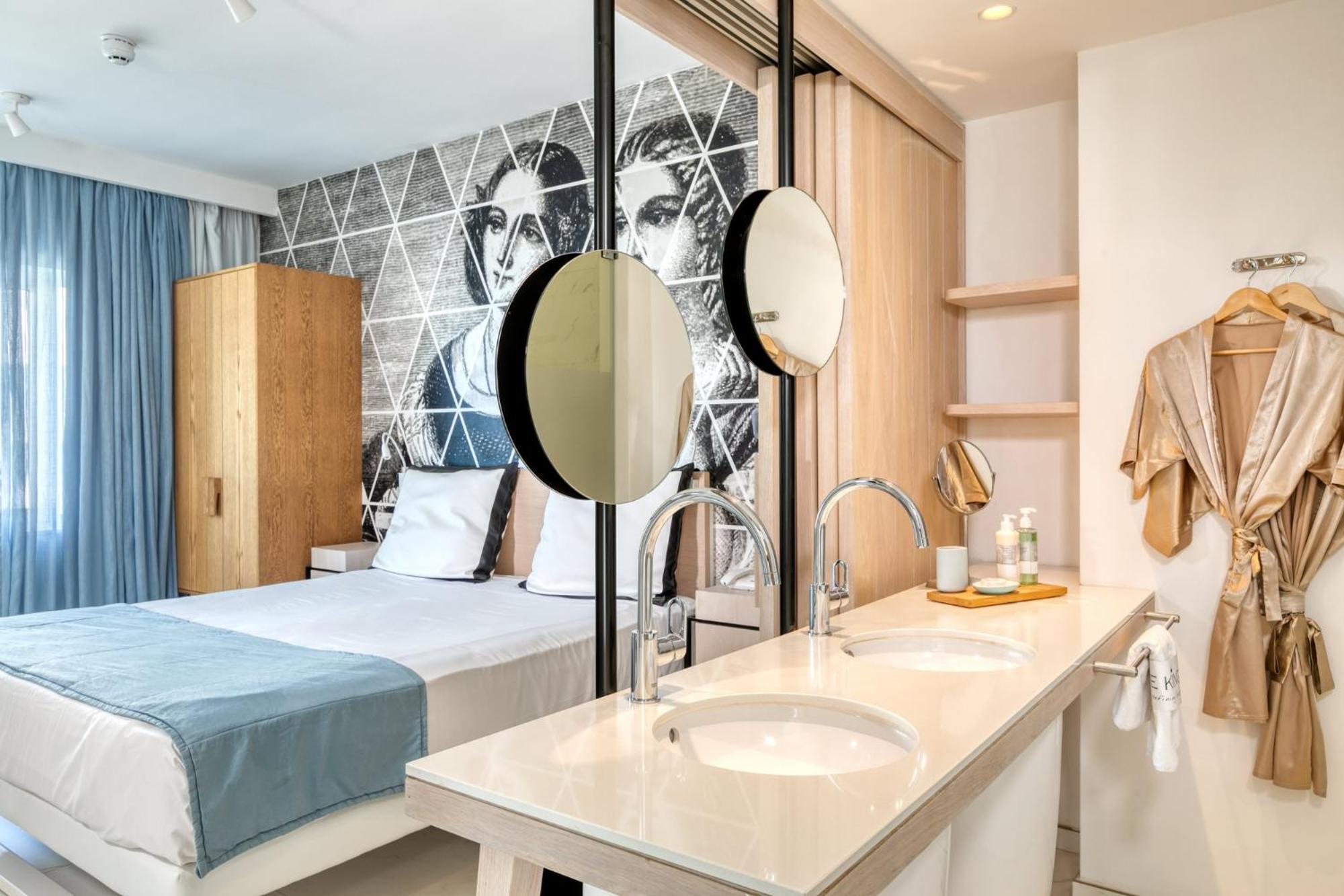 One-Bedroom Suite Sea View Twin Bed