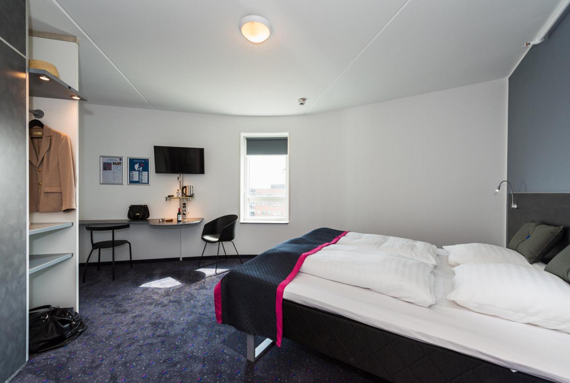 Captain Room Double Bed