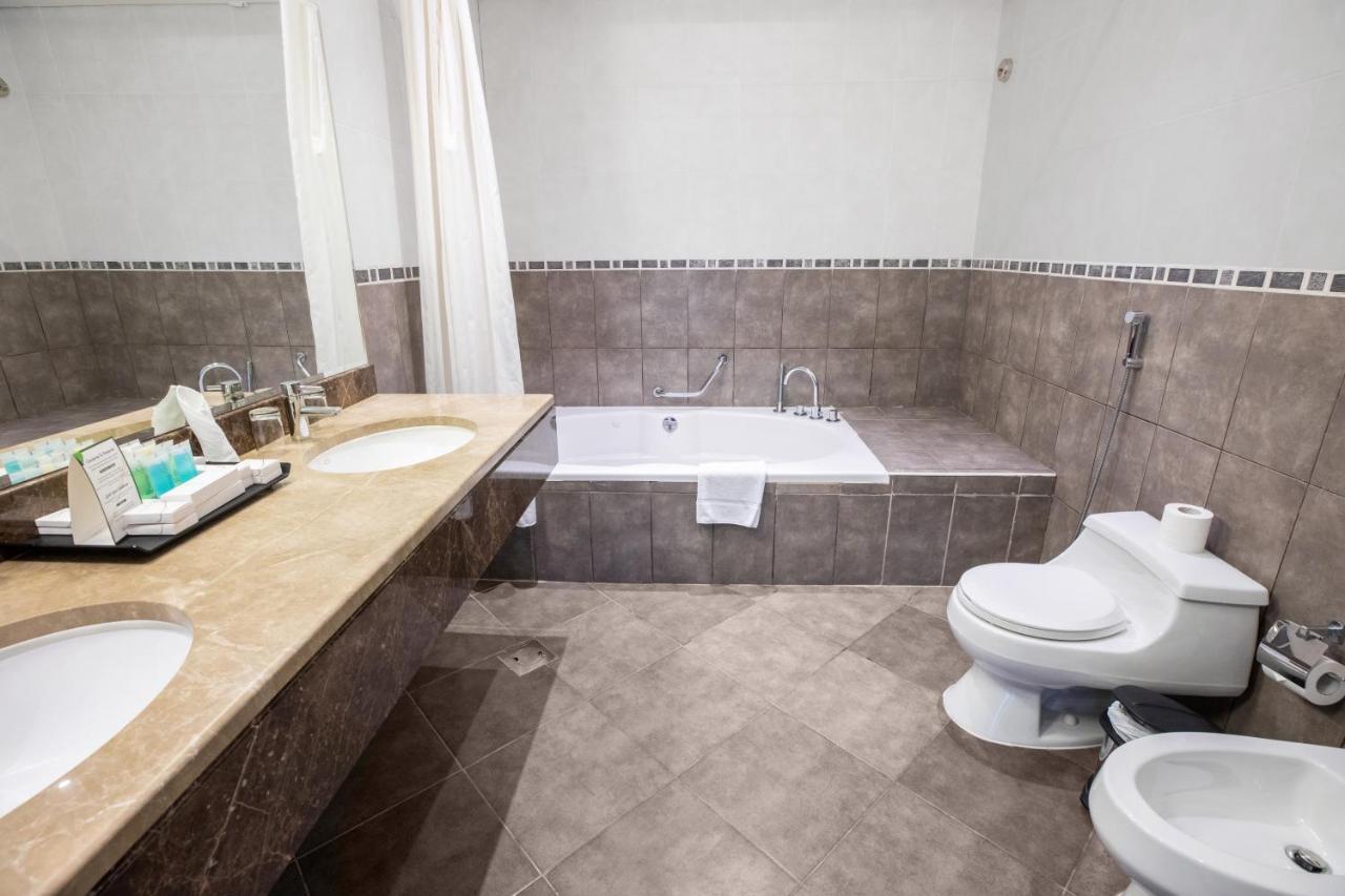Deluxe Four-Bedroom Apartment Panoramic Views