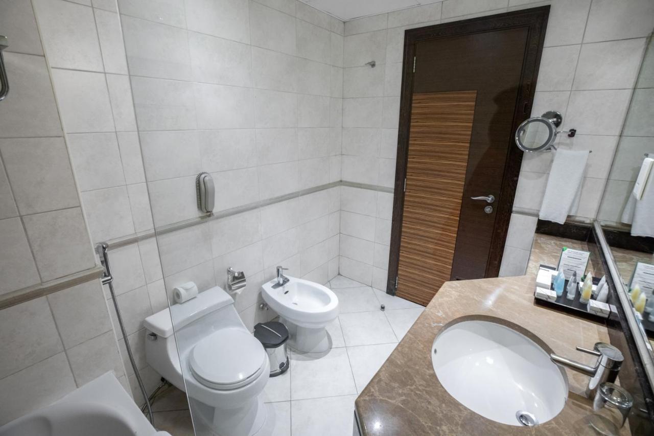 Premiere One Bedroom Apartment