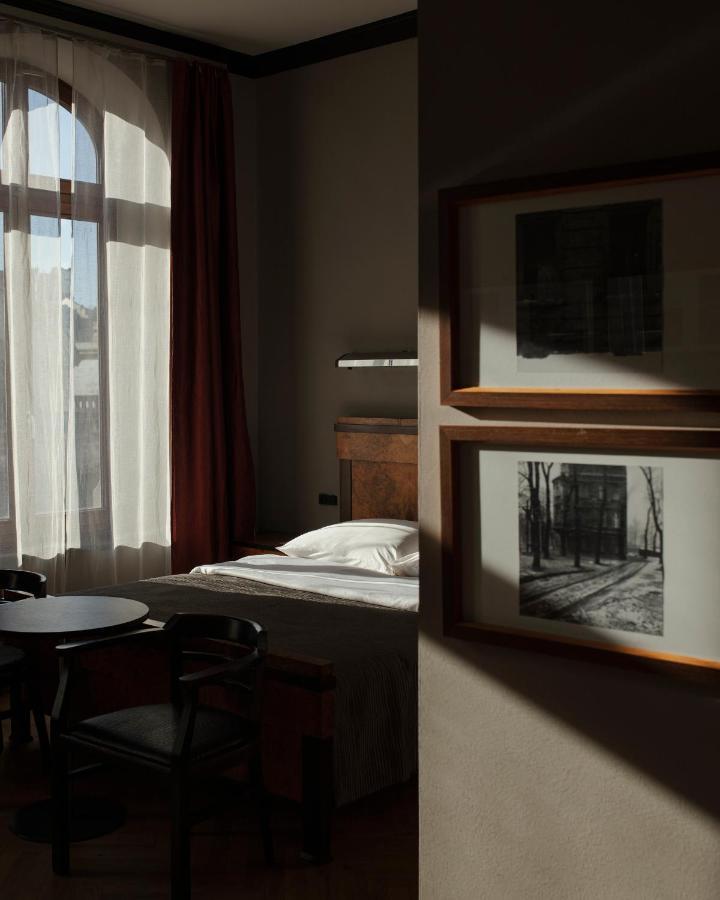 Double Room,1294708861:JPEG