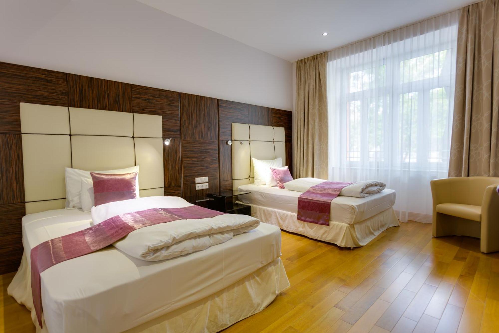 Classic Queen Room