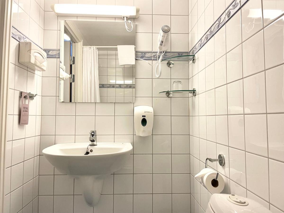Budget Single Room,1298911180:JPEG