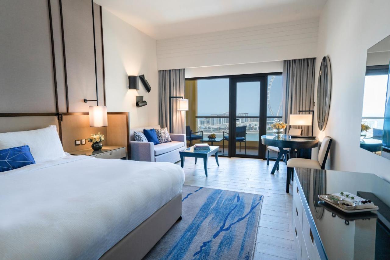 Sea Front View Family Room Balcony King Bed