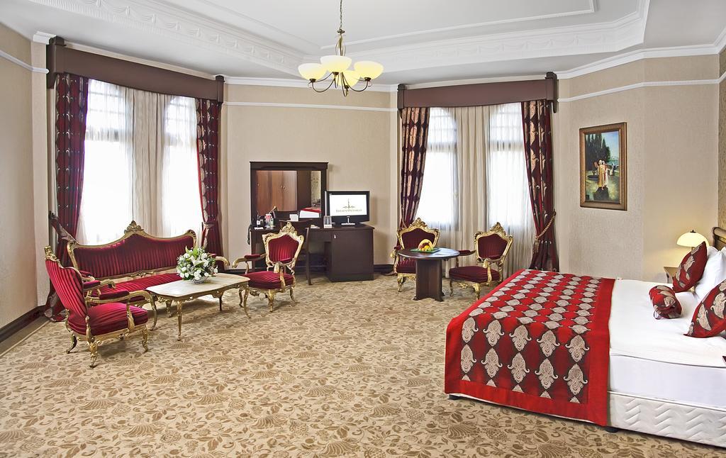 Junior Suite with Jacuzzi,424961379:JPEG