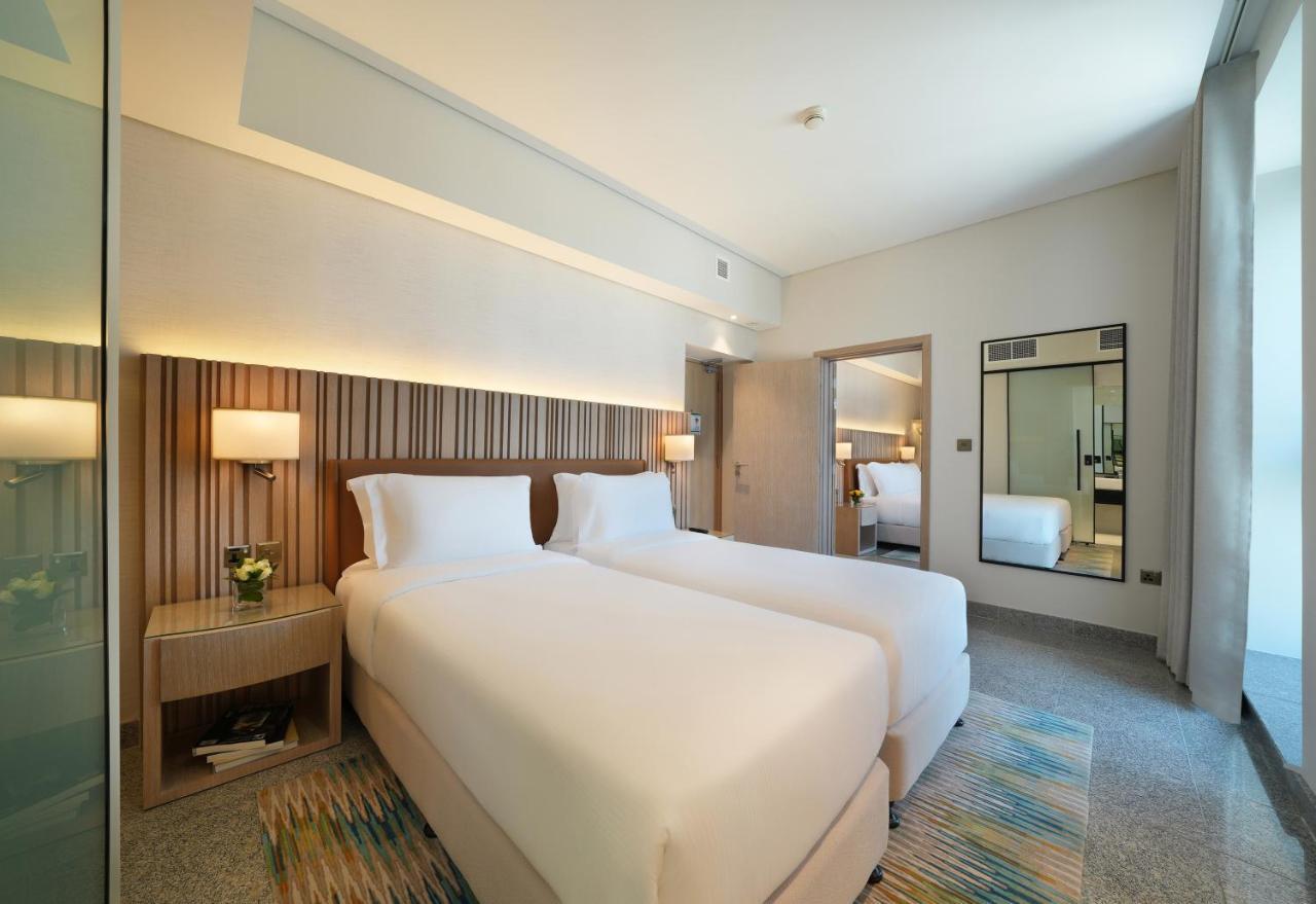 Family Connecting Rooms – King Twin Beds