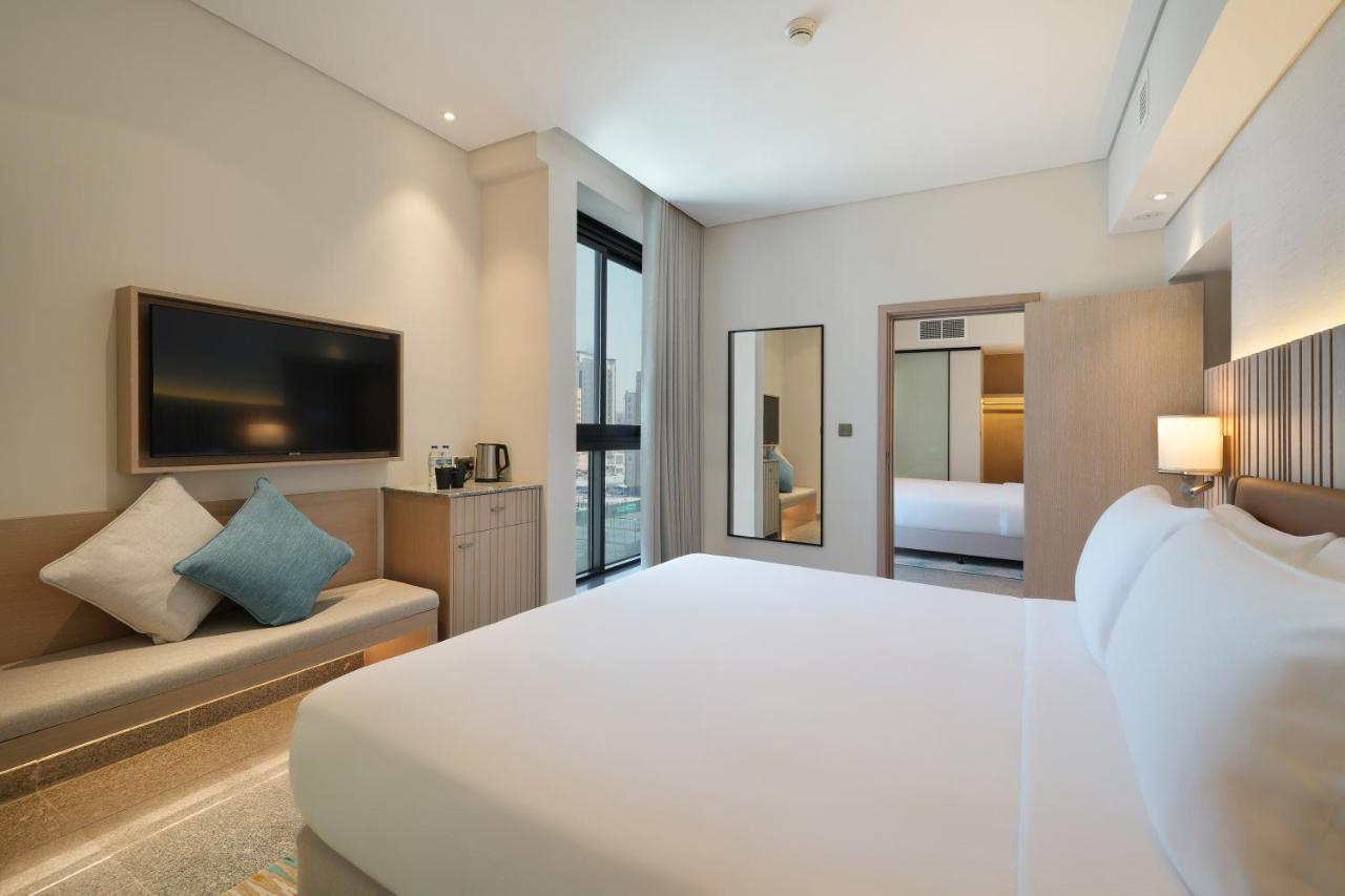 Family Connecting Rooms – King Twin Beds
