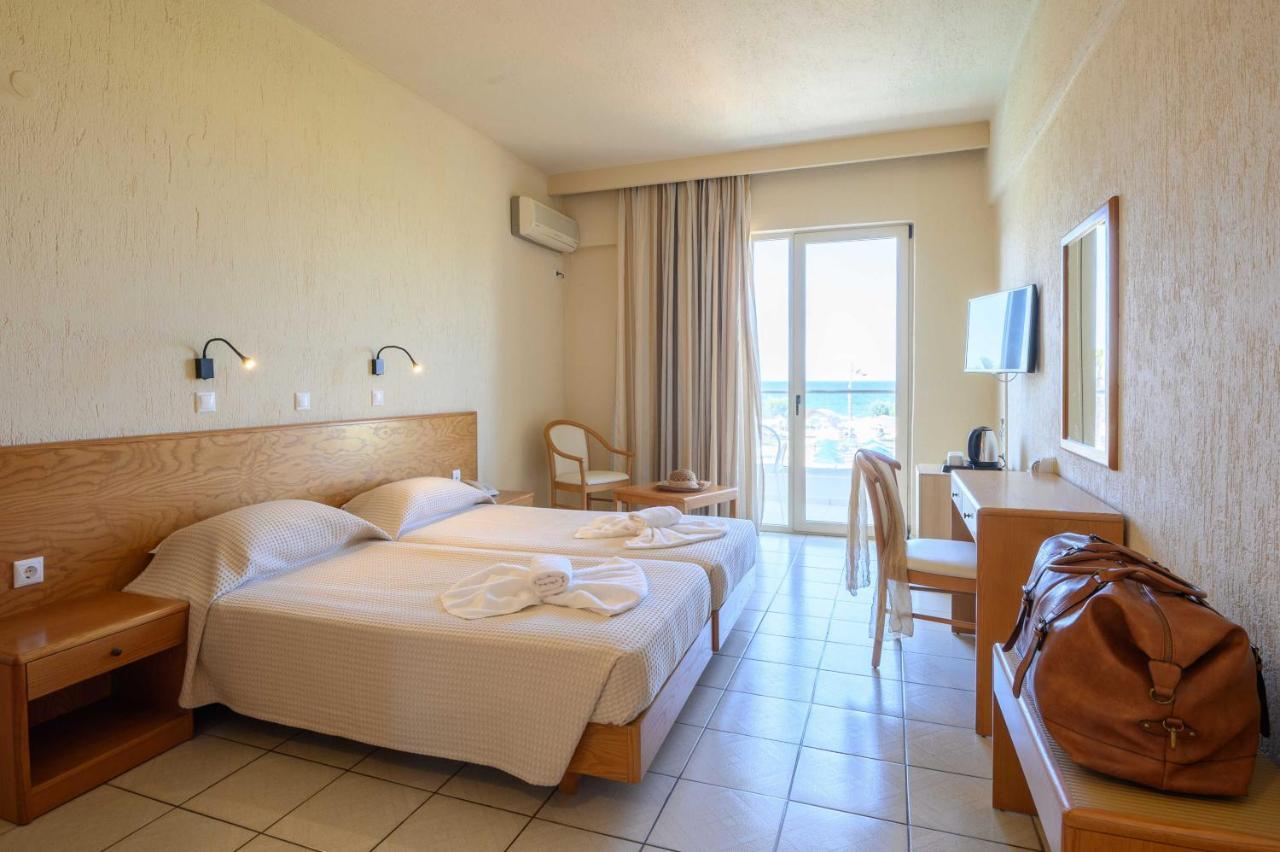 Double or Twin Room Sea View