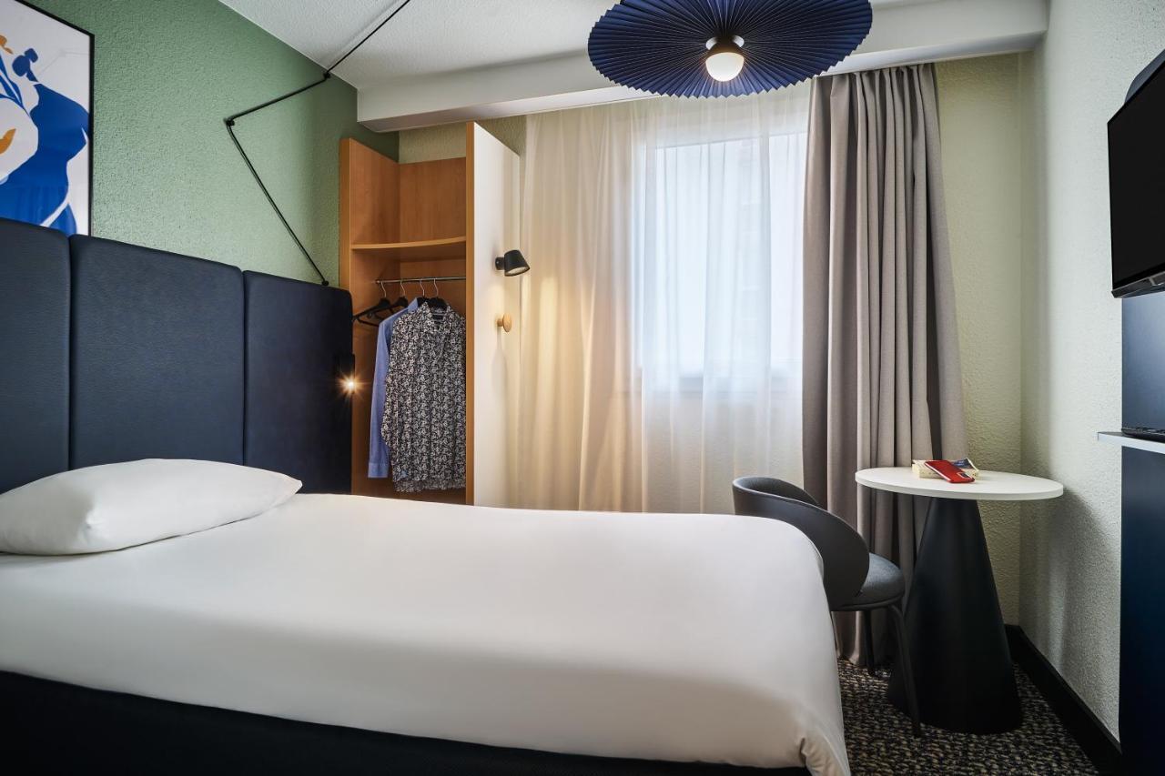 Two Rooms next to Each Other